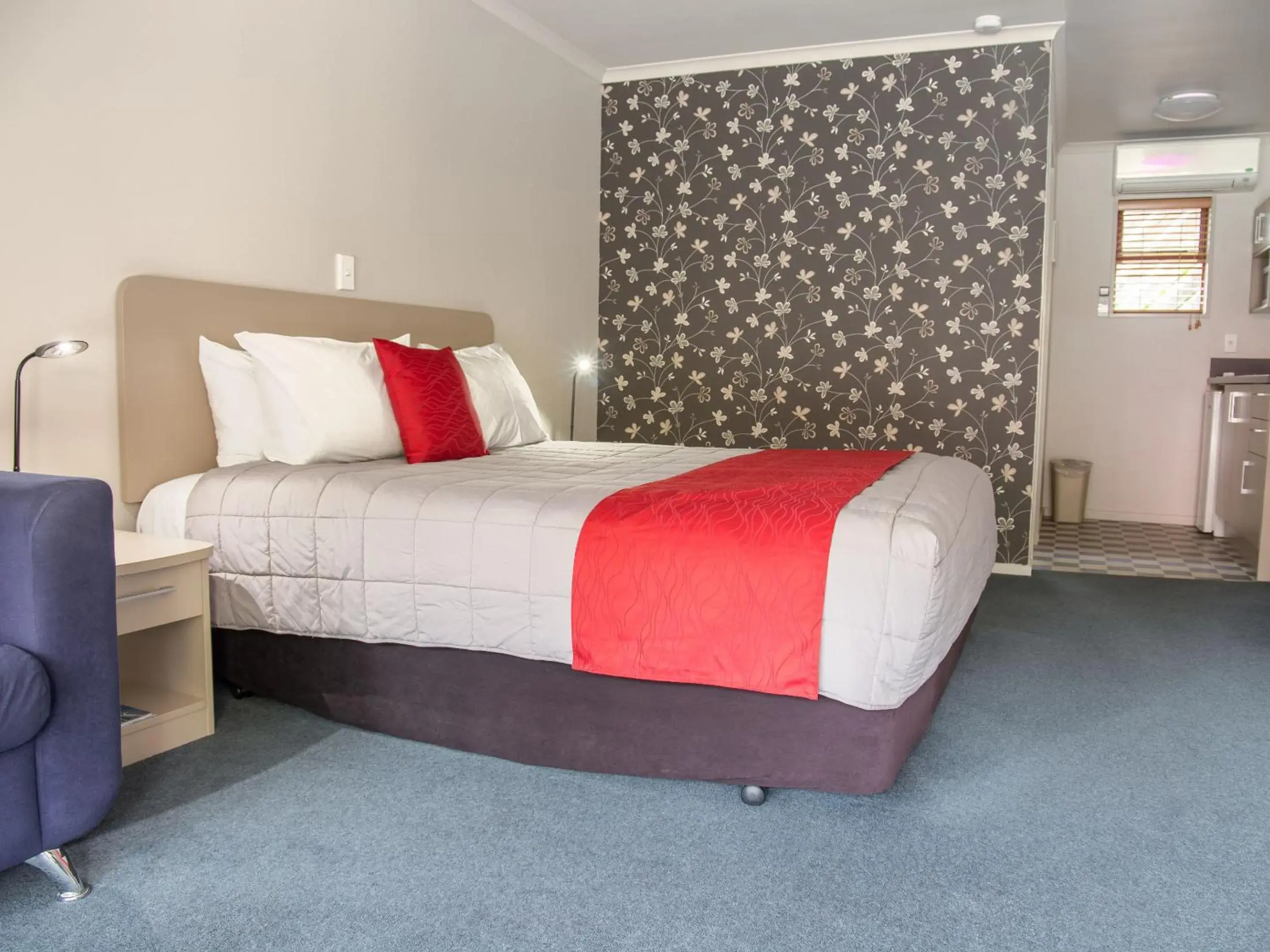 Studio with Spa Bath in ASURE Scenic Route Motor Lodge Studio with Spa Bath in ASURE Scenic Route Motor Lodge