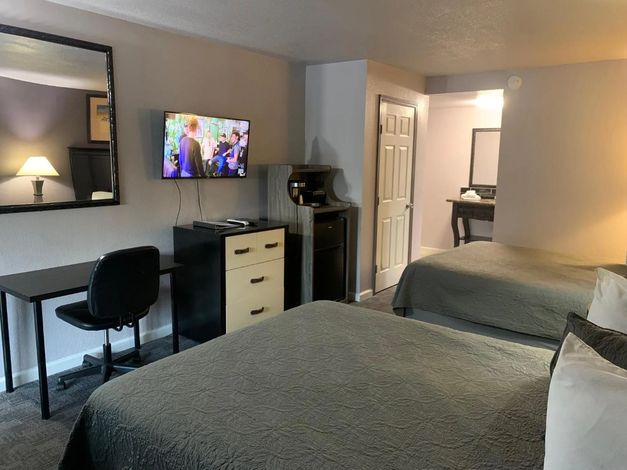 Bedroom, Bed in R Nite Star Inn and Suites -Home of the Cowboys & Rangers