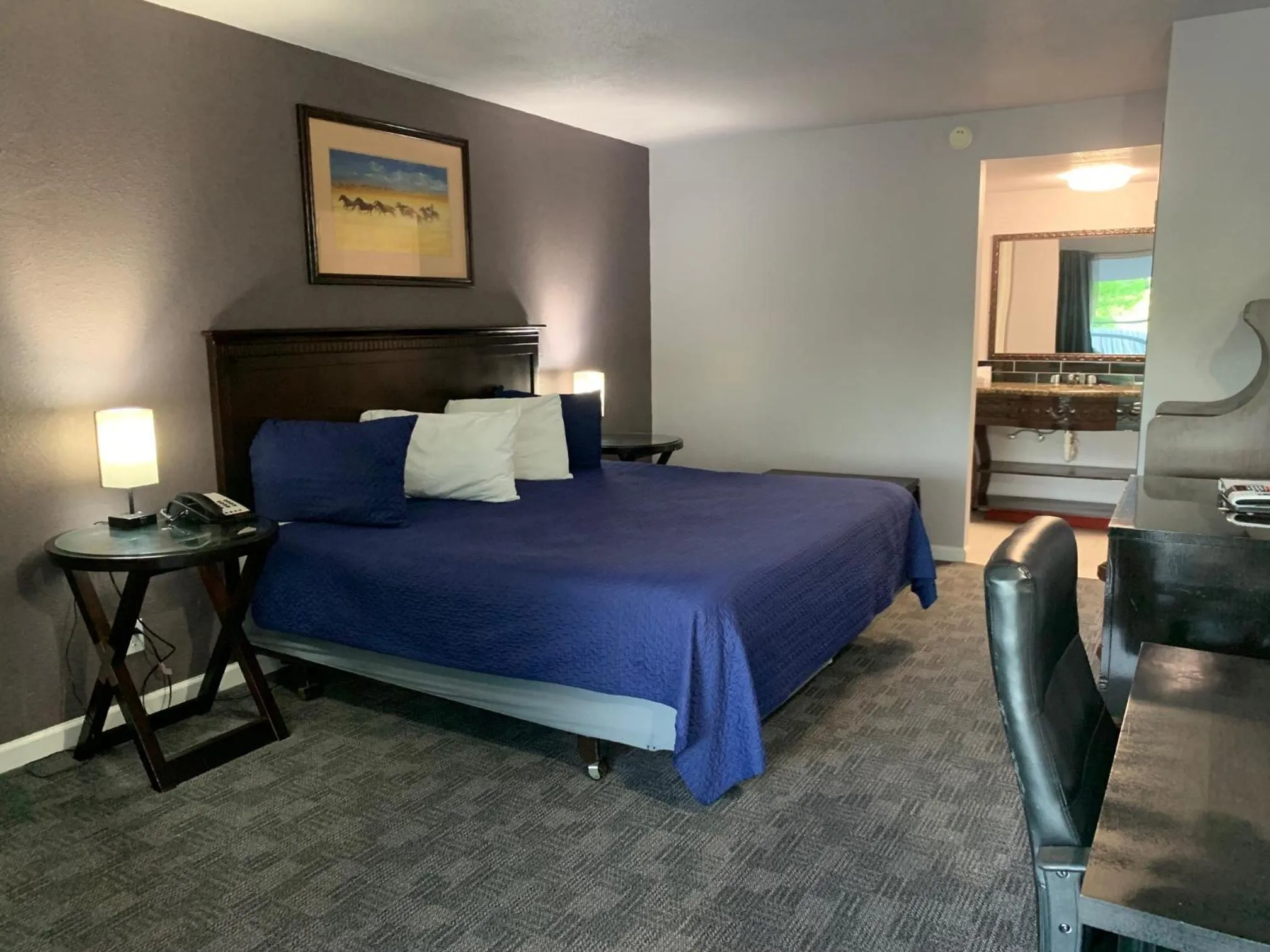 Bedroom, Bed in R Nite Star Inn and Suites -Home of the Cowboys & Rangers