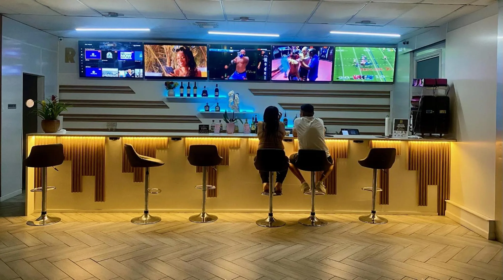 Lounge or bar in R Nite Star Inn and Suites -Home of the Cowboys & Rangers