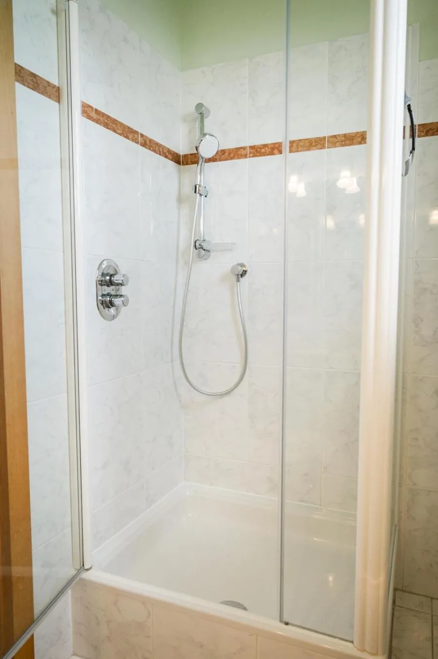 Shower in Panoramahotel Wagner - Das Biohotel am Semmering