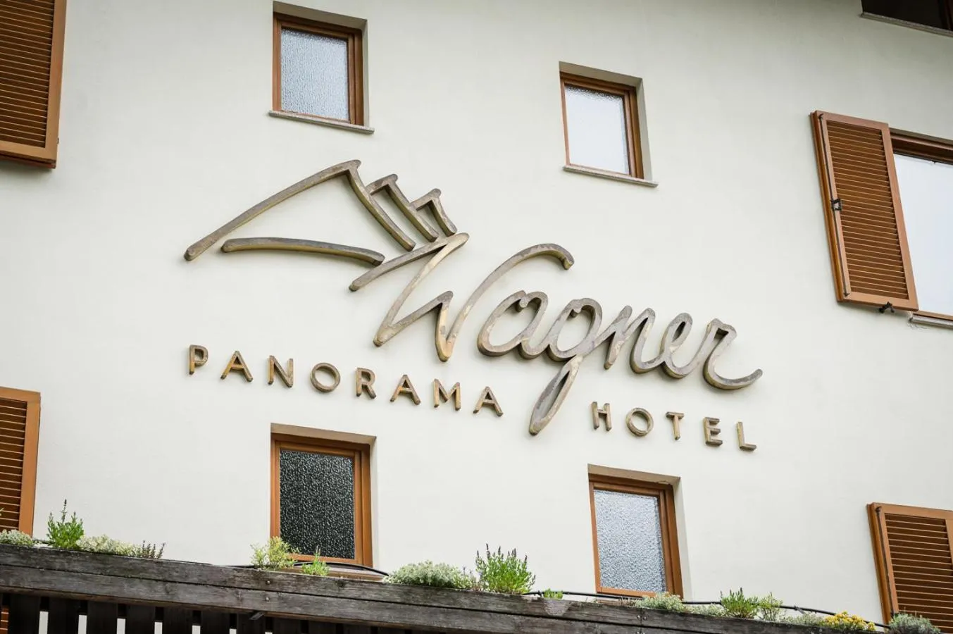 Property logo or sign in Panoramahotel Wagner - Das Biohotel am Semmering