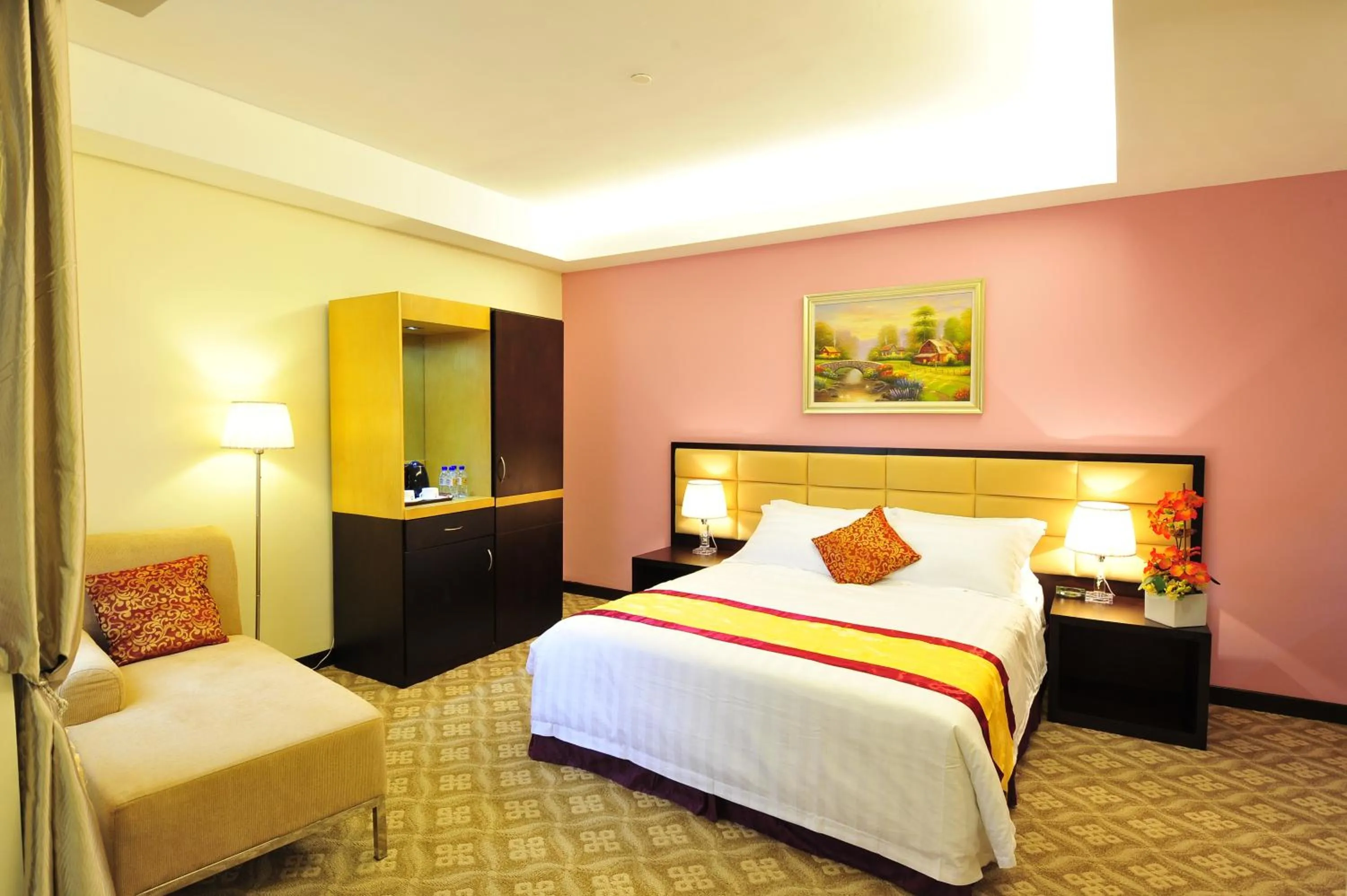 Bed in Hallmark Crown Hotel