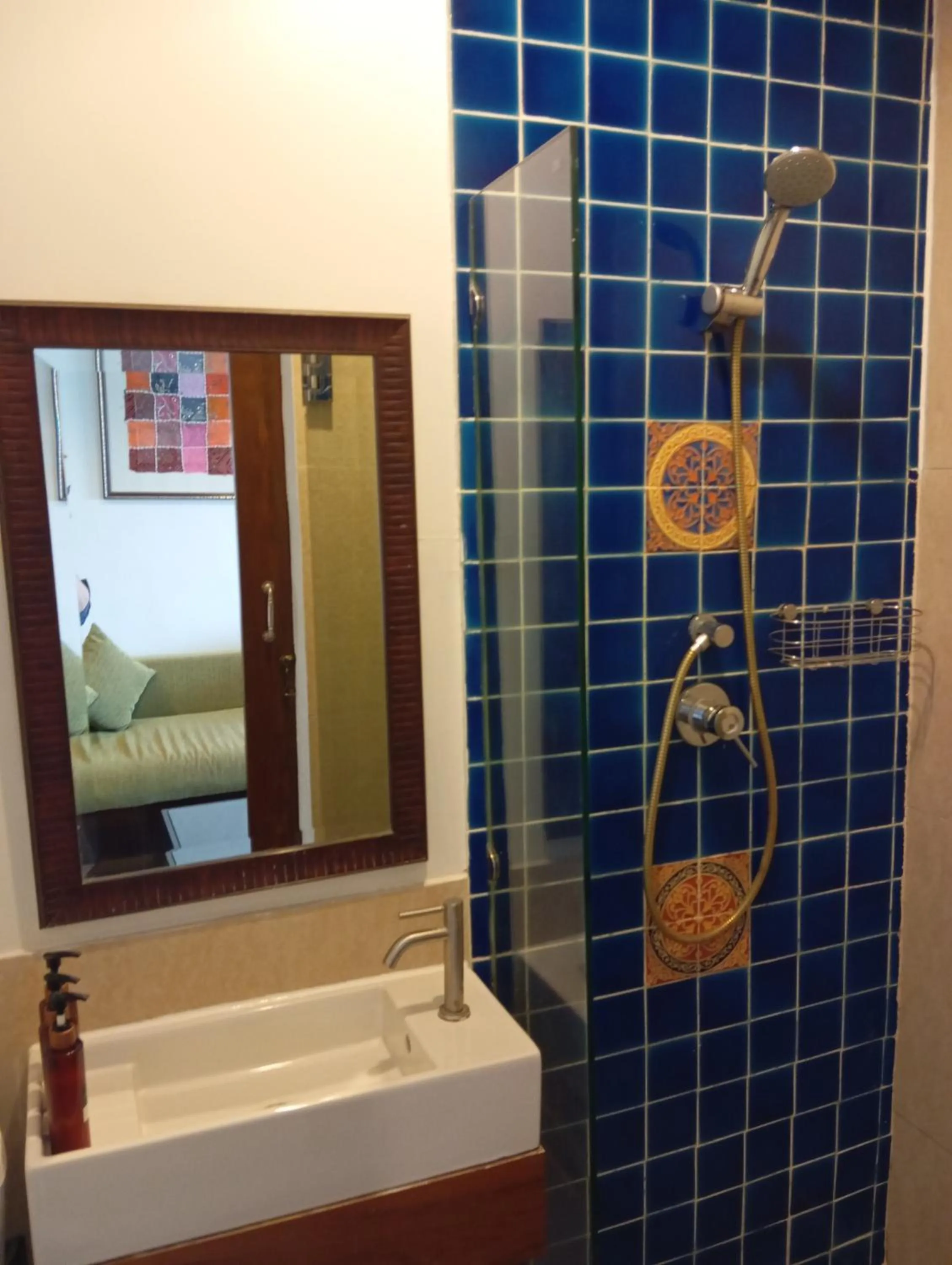 Bathroom in Chetuphon Gate