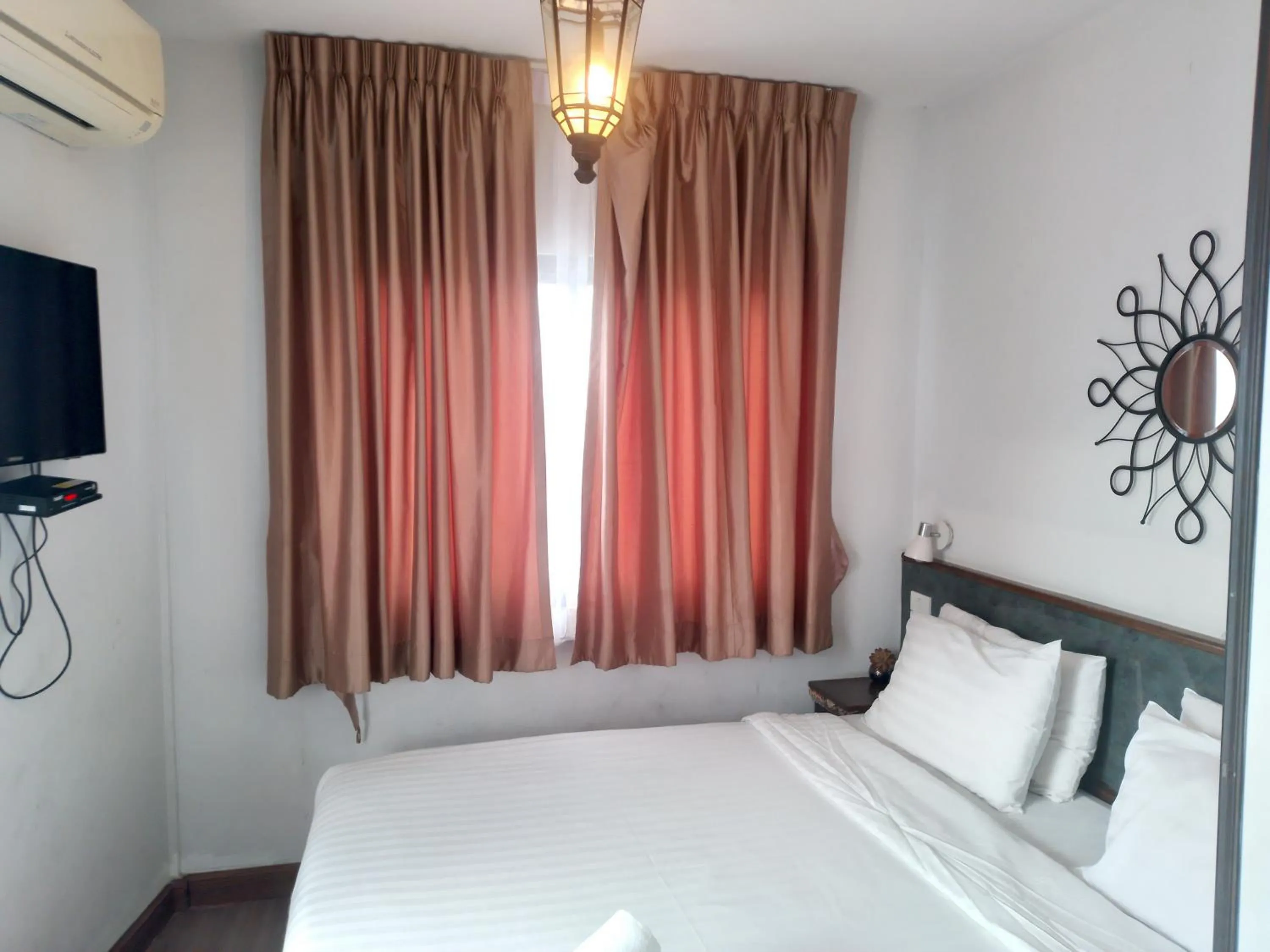 Bedroom, Bed in Chetuphon Gate