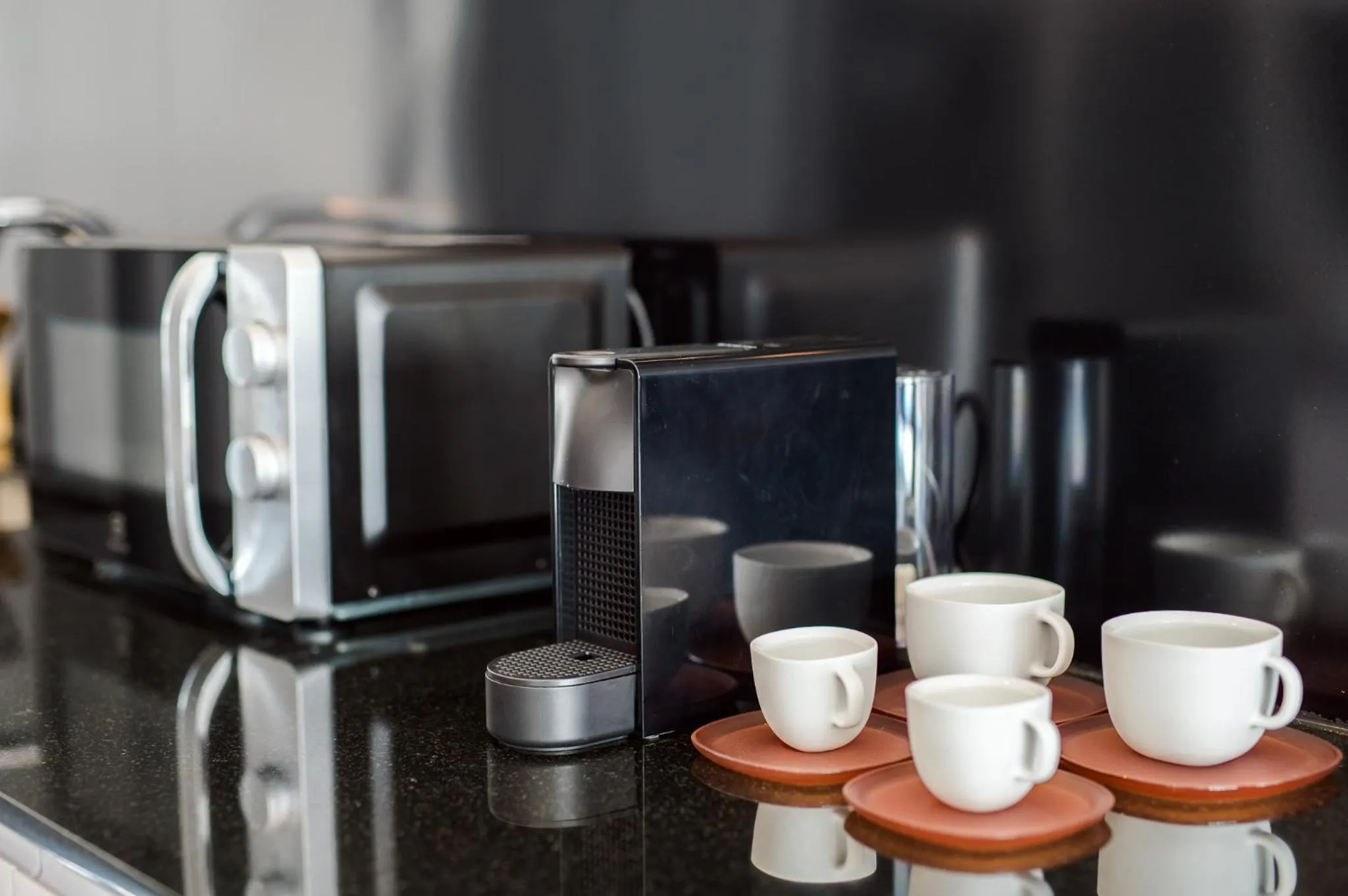 Coffee/tea facilities in Oriental Beach Pearl Resort
