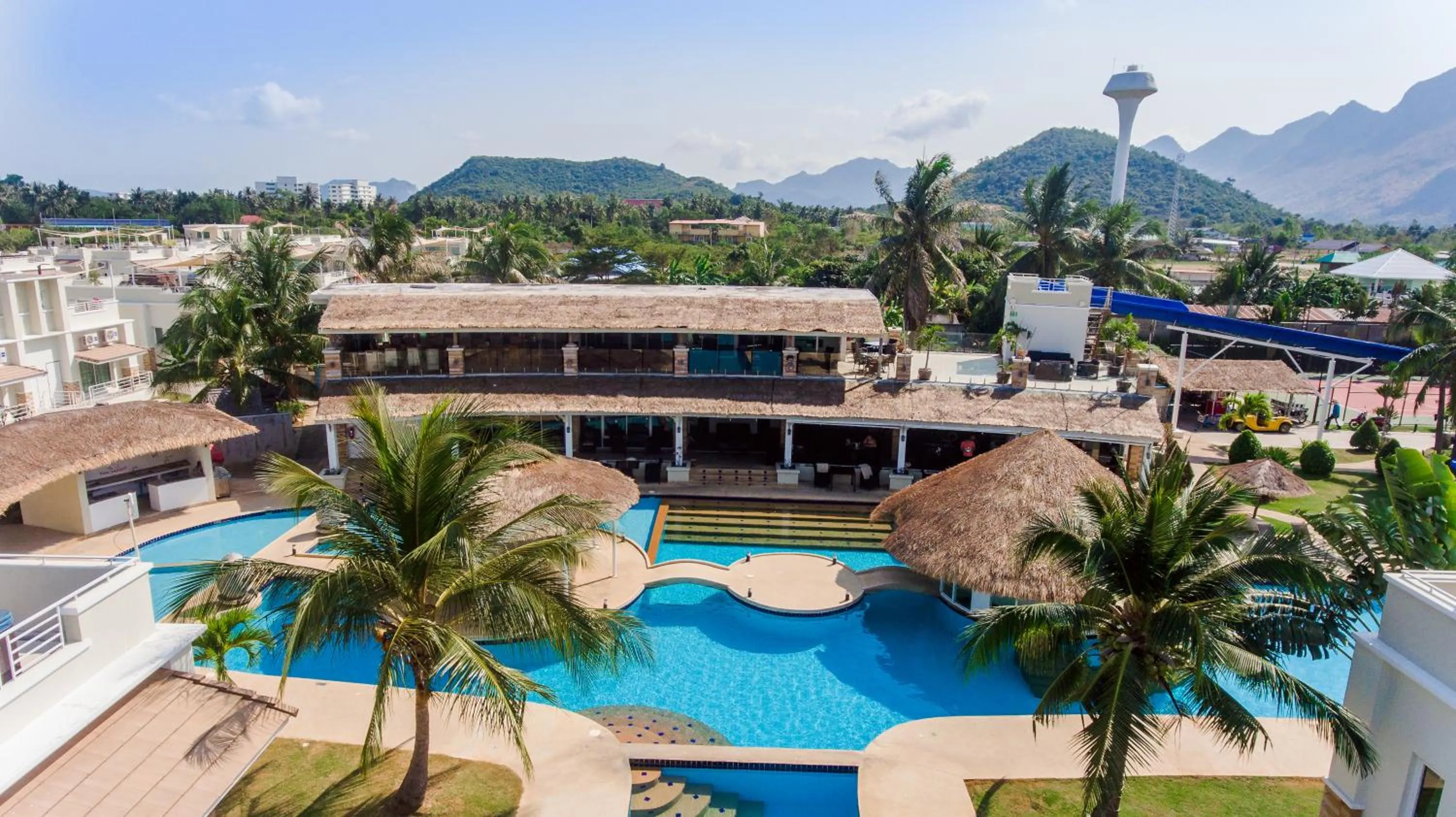 Restaurant/places to eat in Oriental Beach Pearl Resort