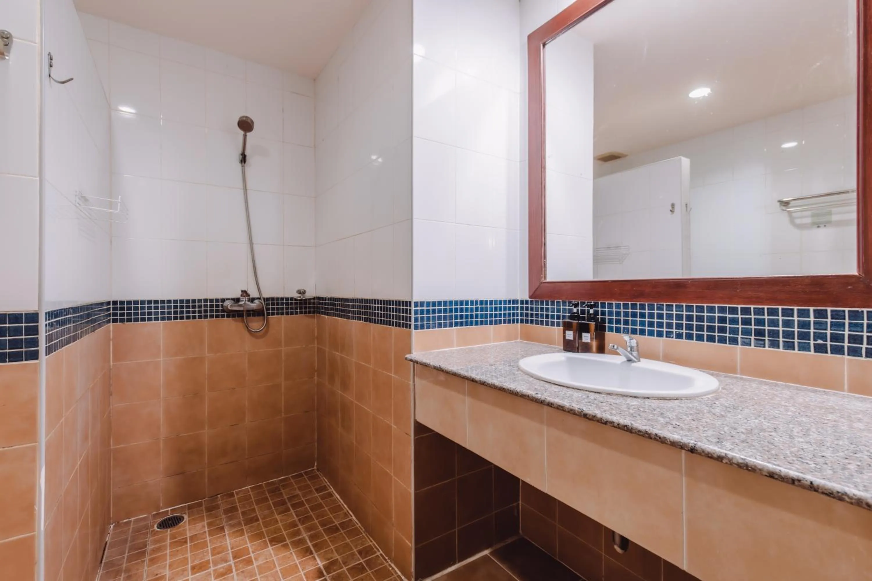 Shower in Bauman Ville Hotel