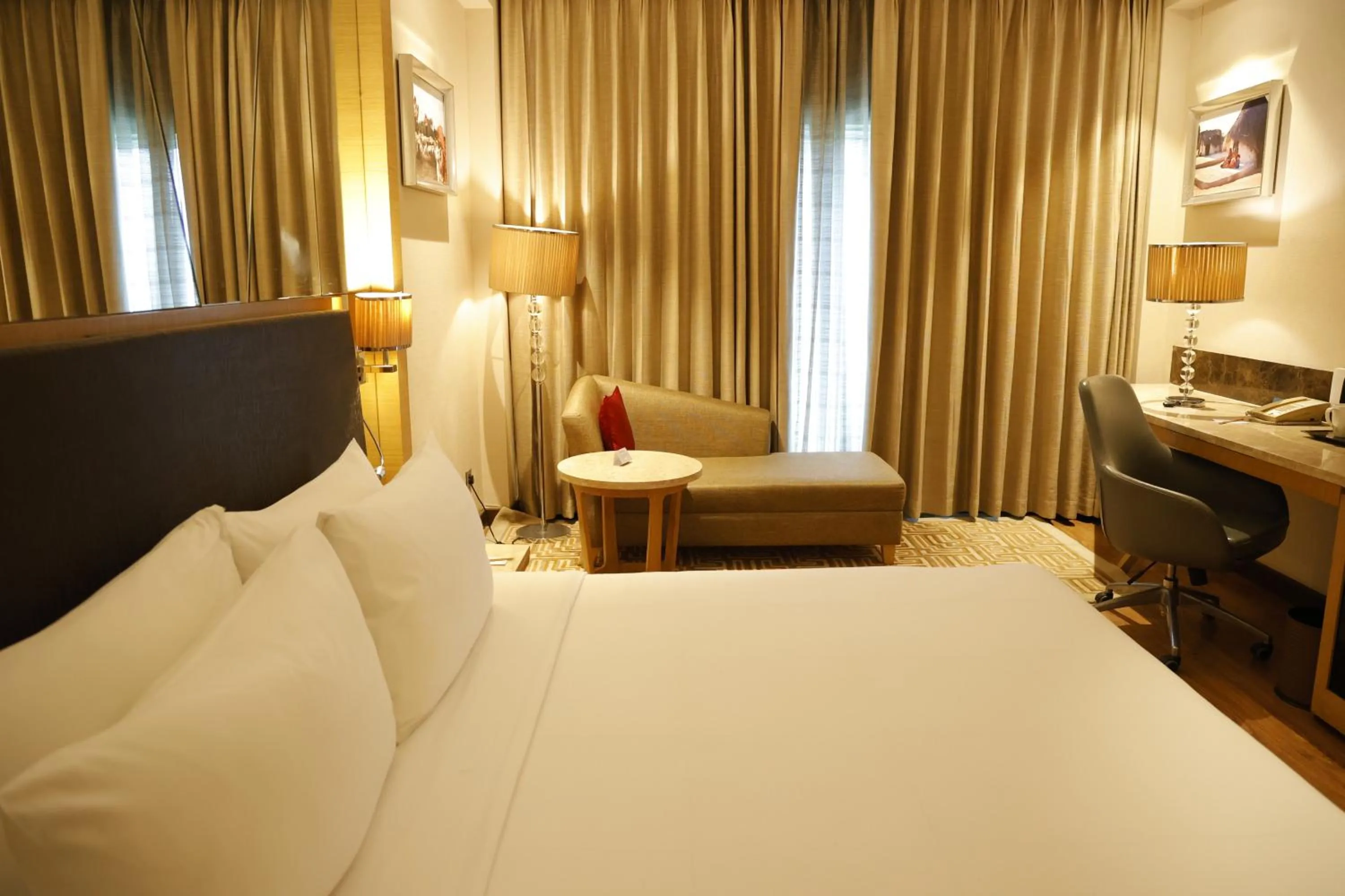 Bed in Radisson Resort & Spa Kandla