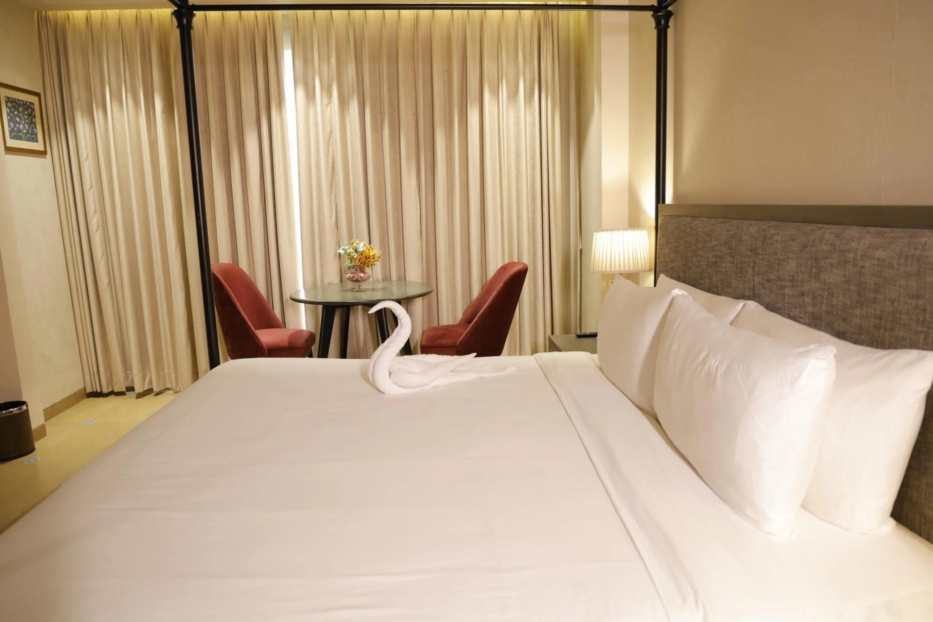 Bed in Radisson Resort & Spa Kandla