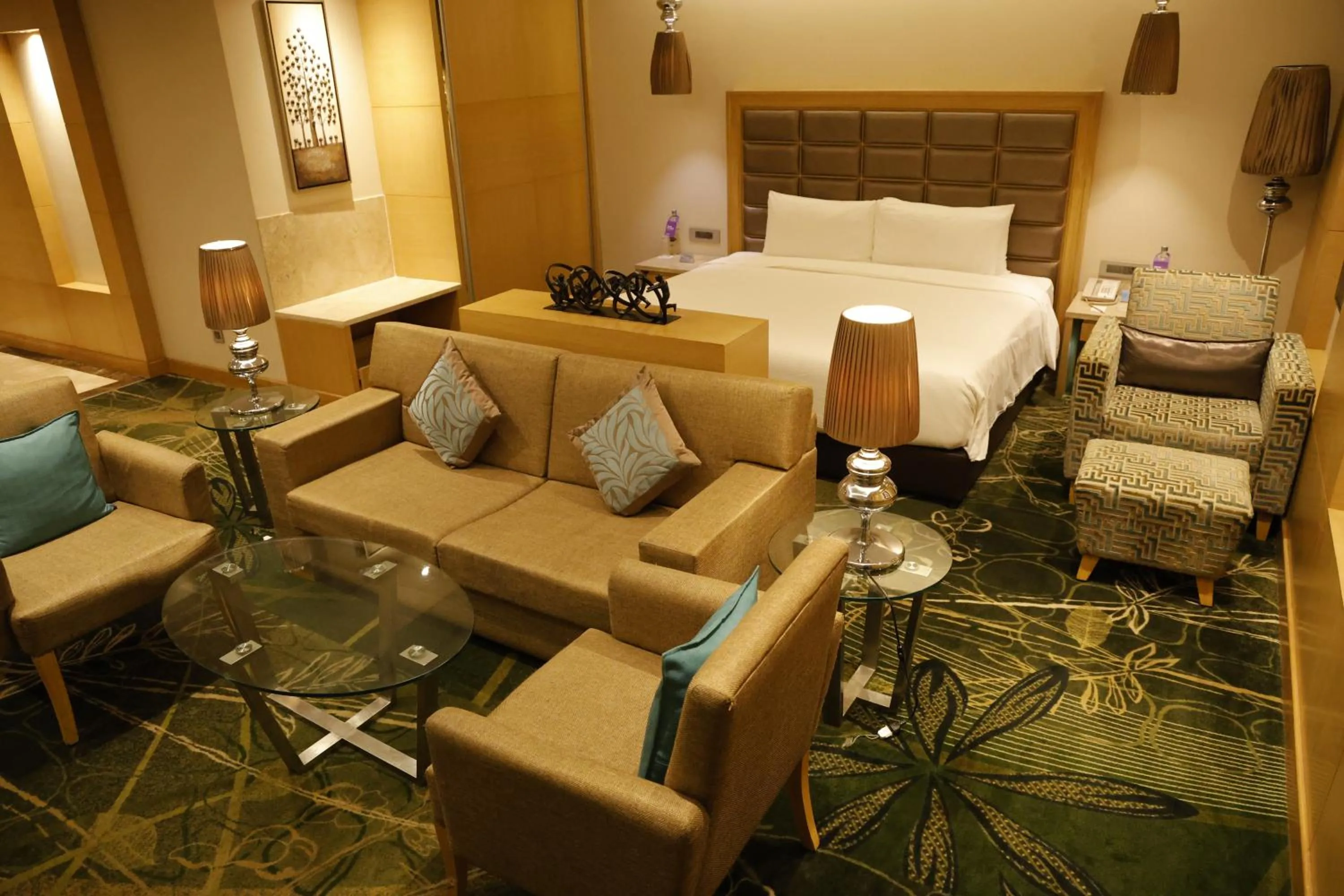 Bed in Radisson Resort & Spa Kandla