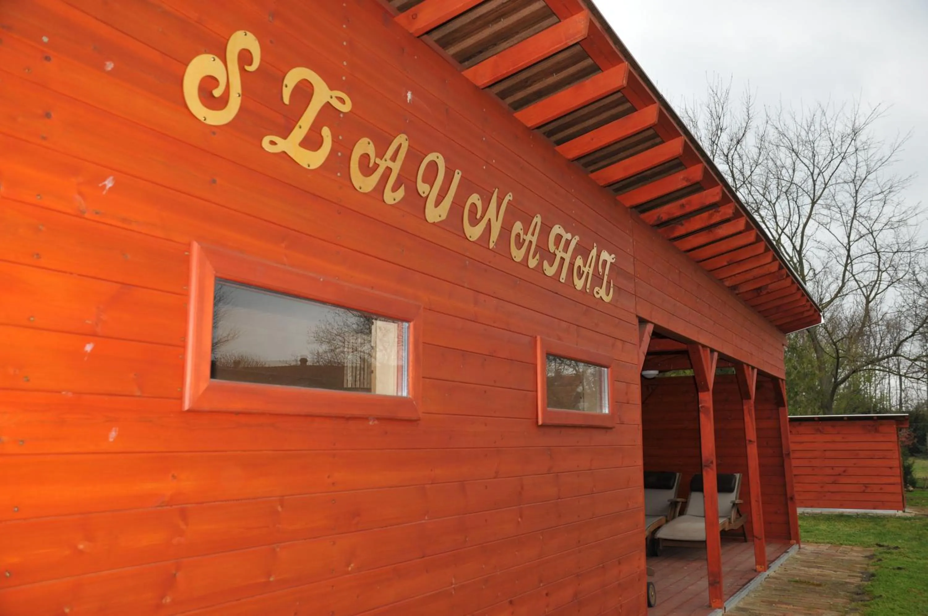 Property building in Casa Napsugár Panzió