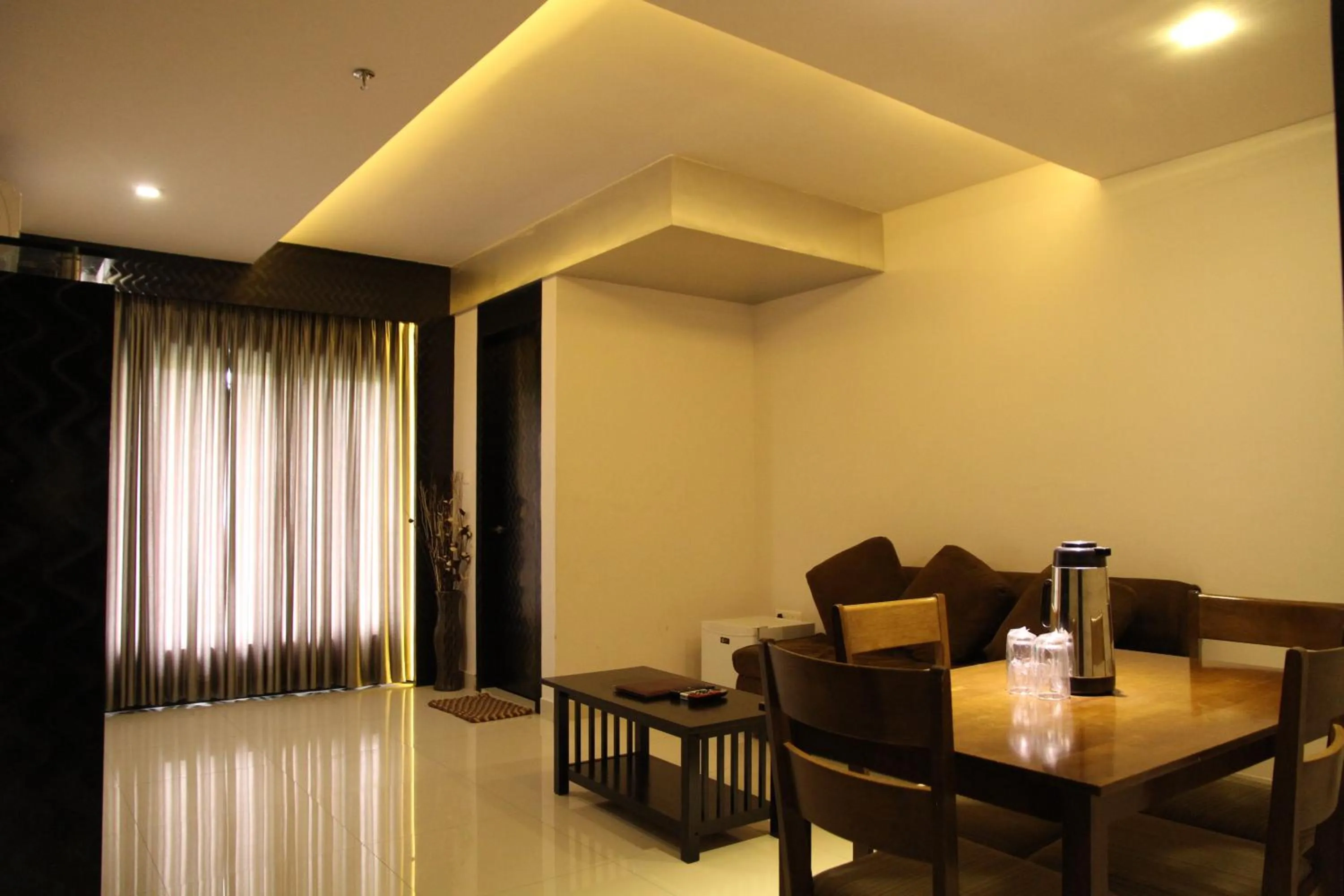 Shower in Hotel Gokulam Park