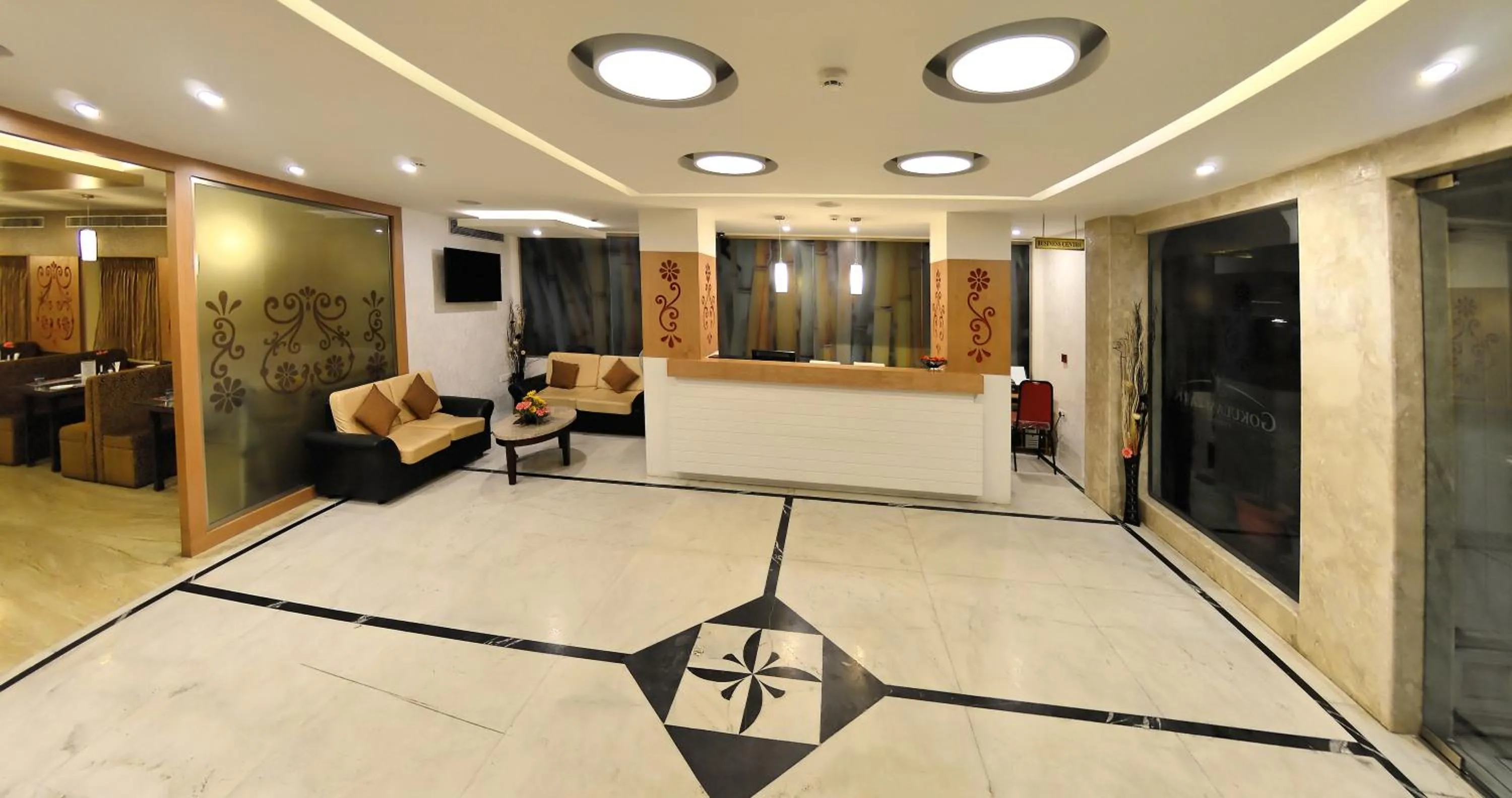 Lobby or reception in Hotel Gokulam Park