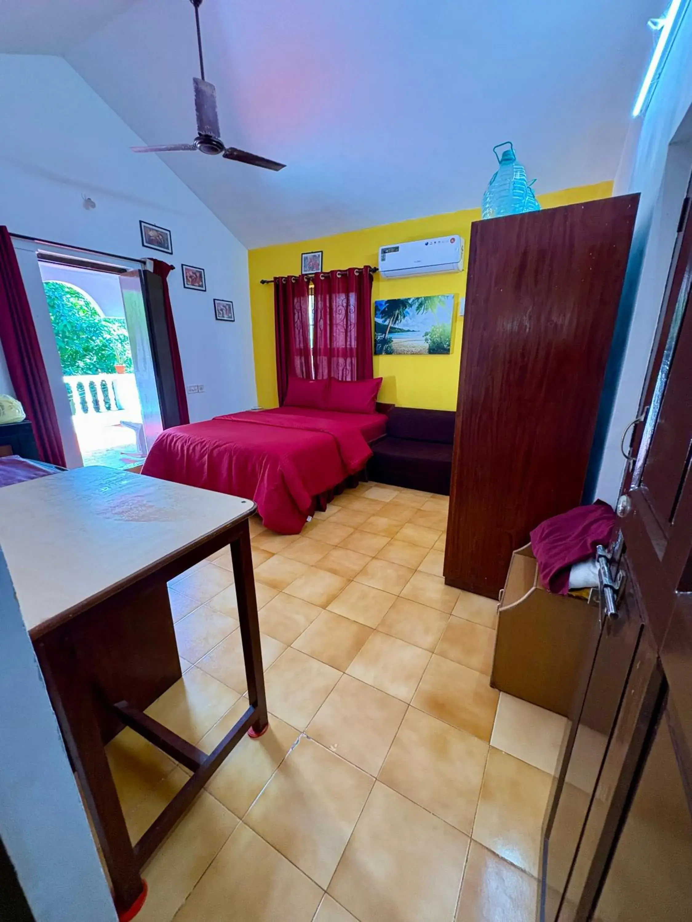 Double Room with Balcony in Jes Guest House Double Room with Balcony in Jes Guest House