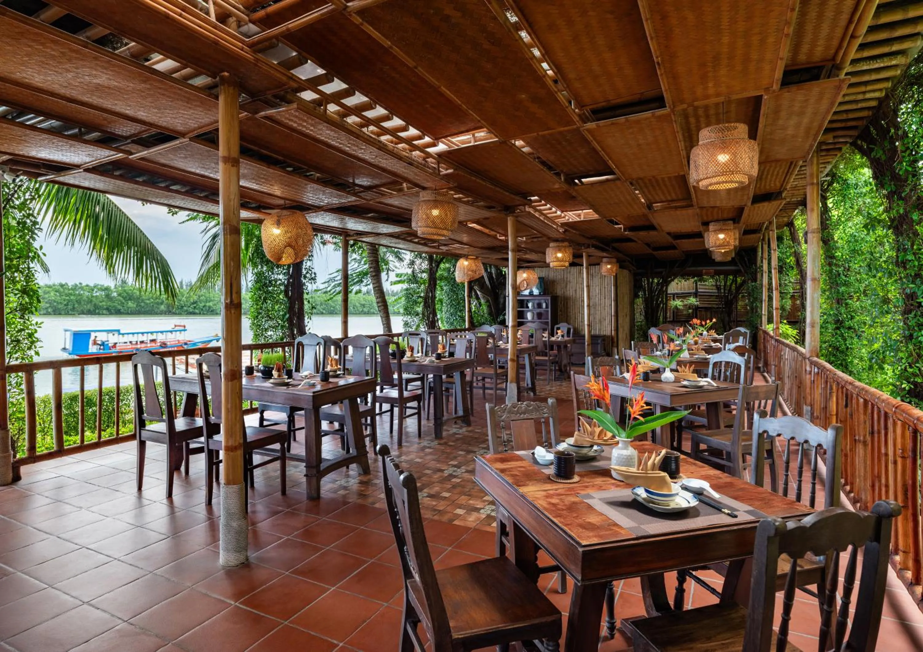 Restaurant/places to eat in Bel Marina Hoi An Resort