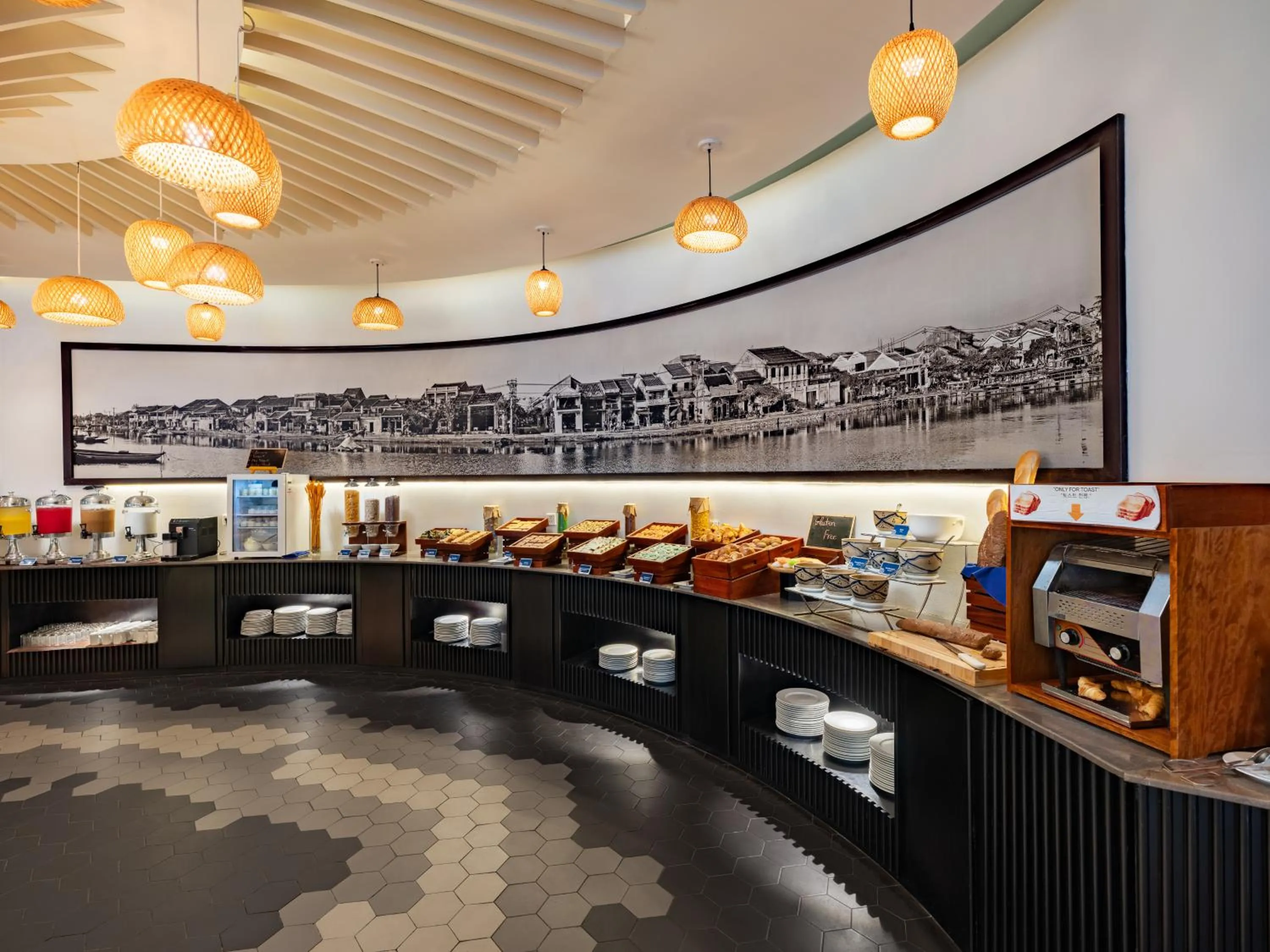 Restaurant/places to eat in Bel Marina Hoi An Resort