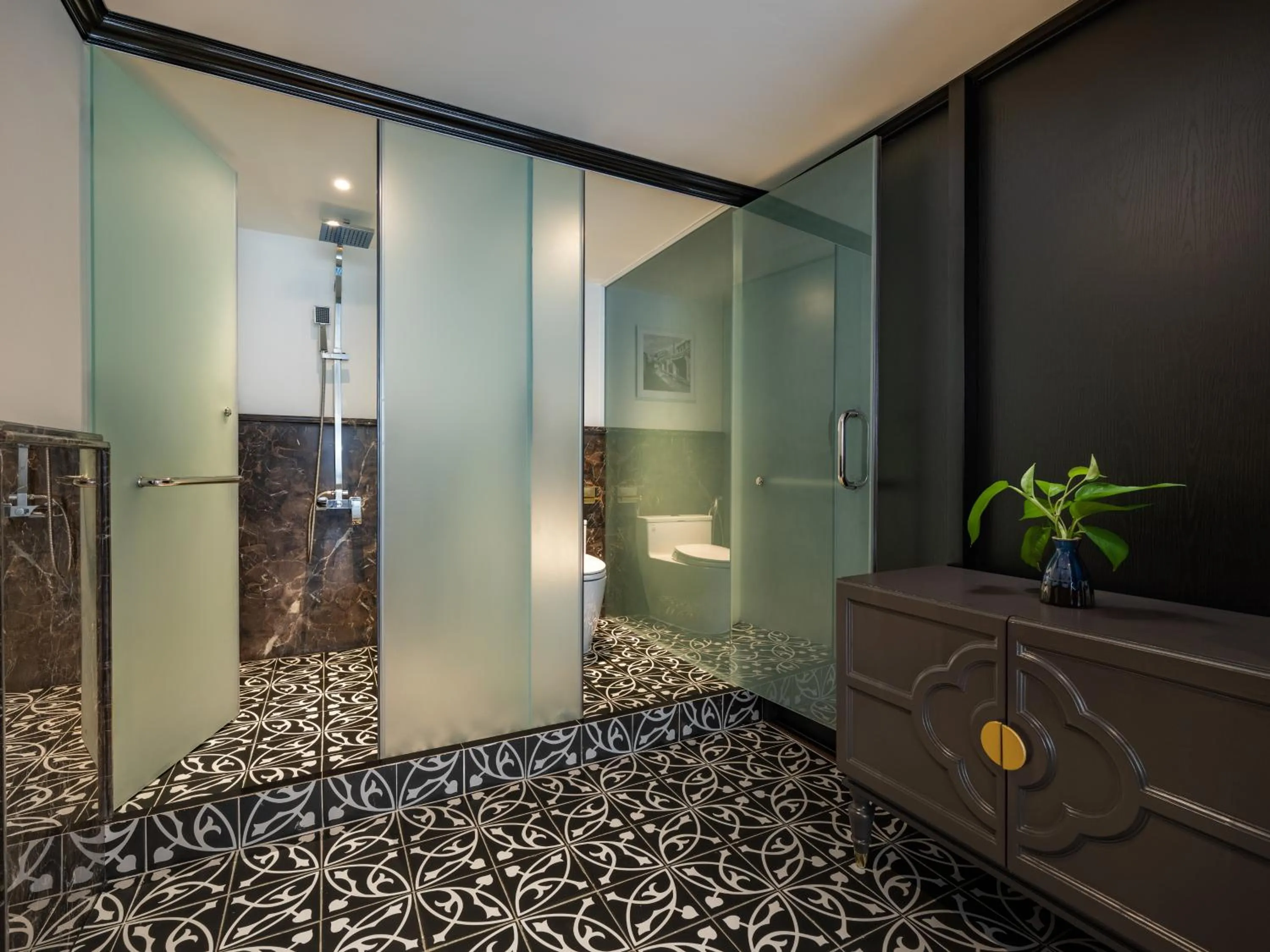 Shower in Bel Marina Hoi An Resort