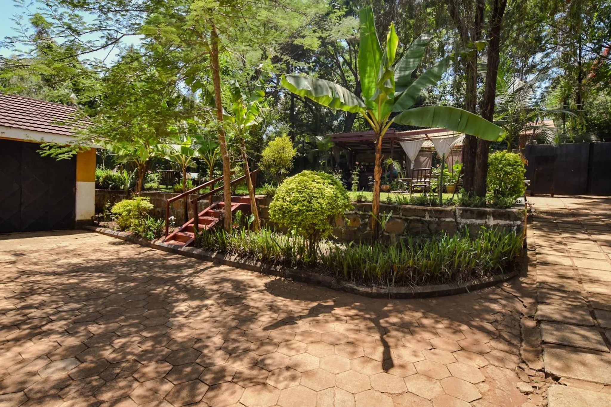 Property building in Utamaduni House B&B