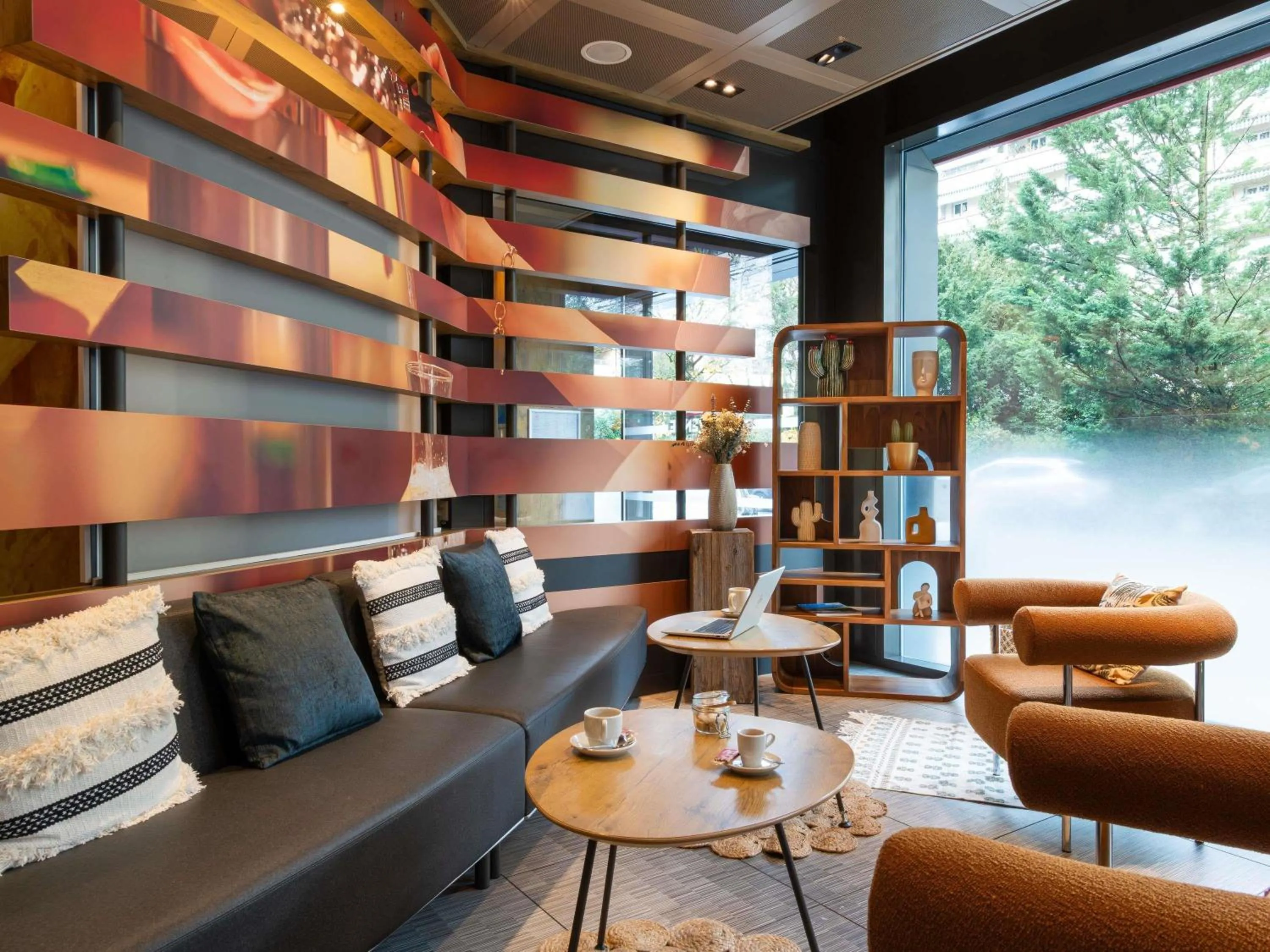 Property building in ibis Genève Centre Nations