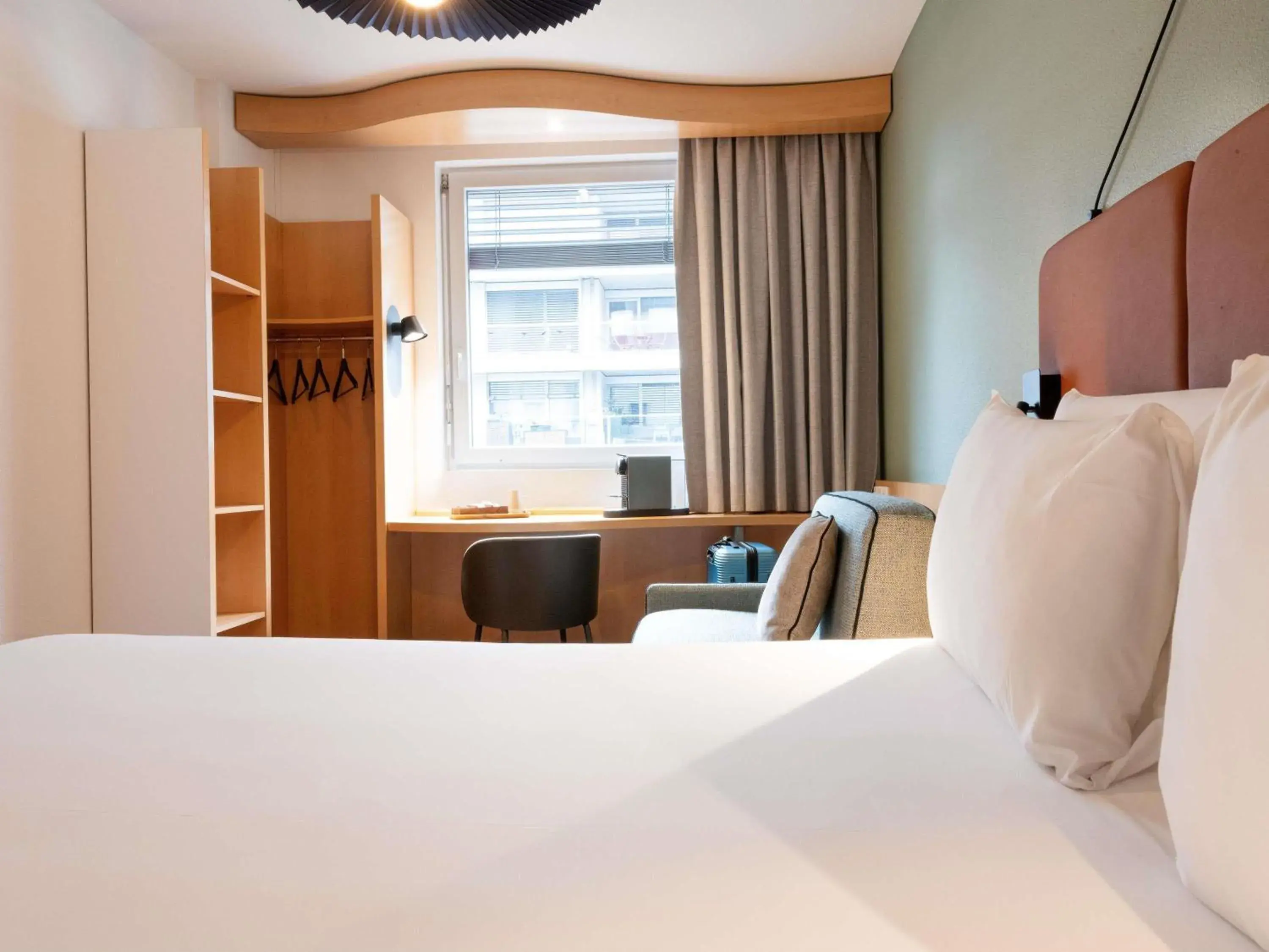 Bedroom, Bed in ibis Genève Centre Nations Bedroom, Bed in ibis Genève Centre Nations