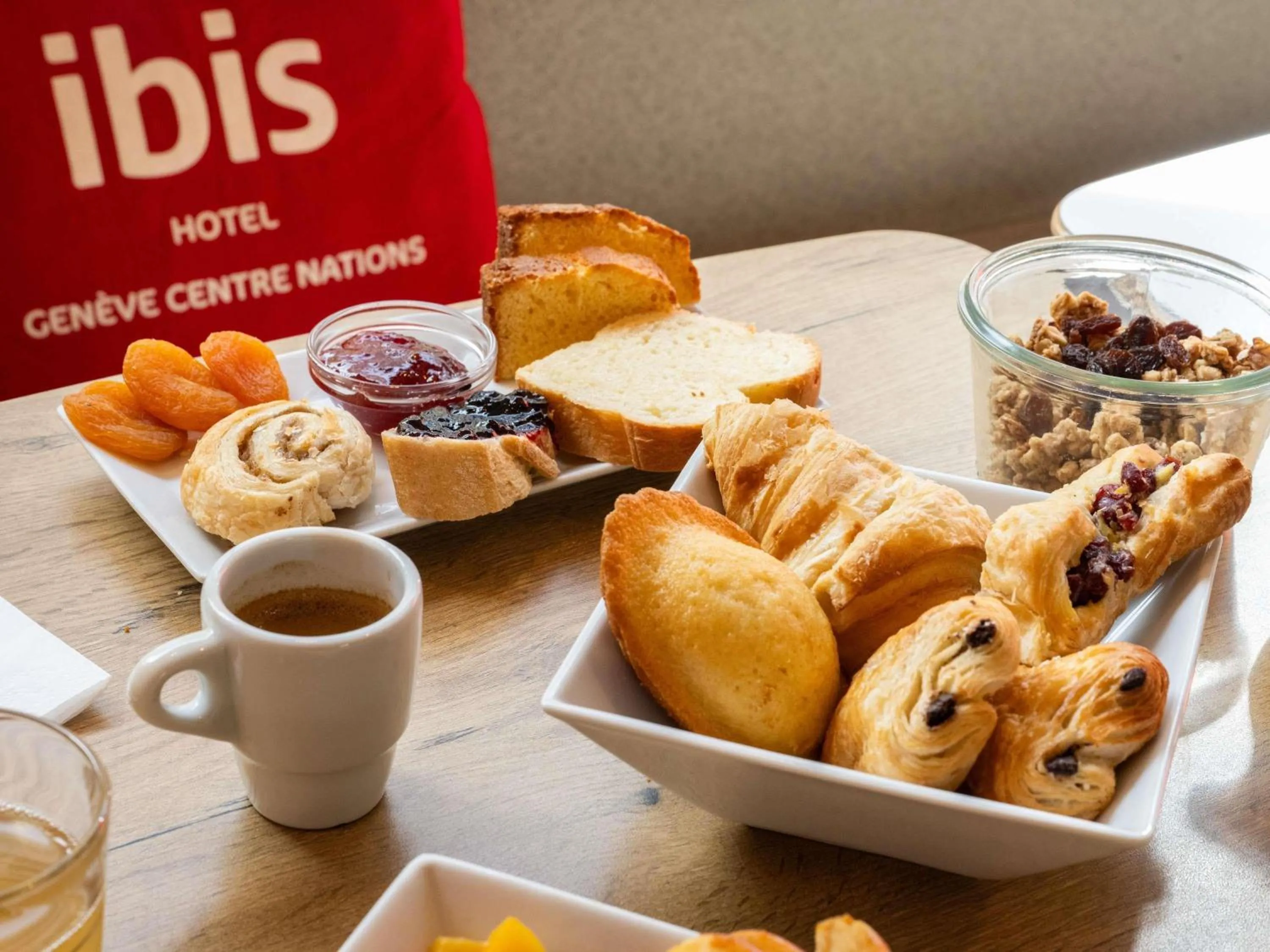 Breakfast in ibis Genève Centre Nations