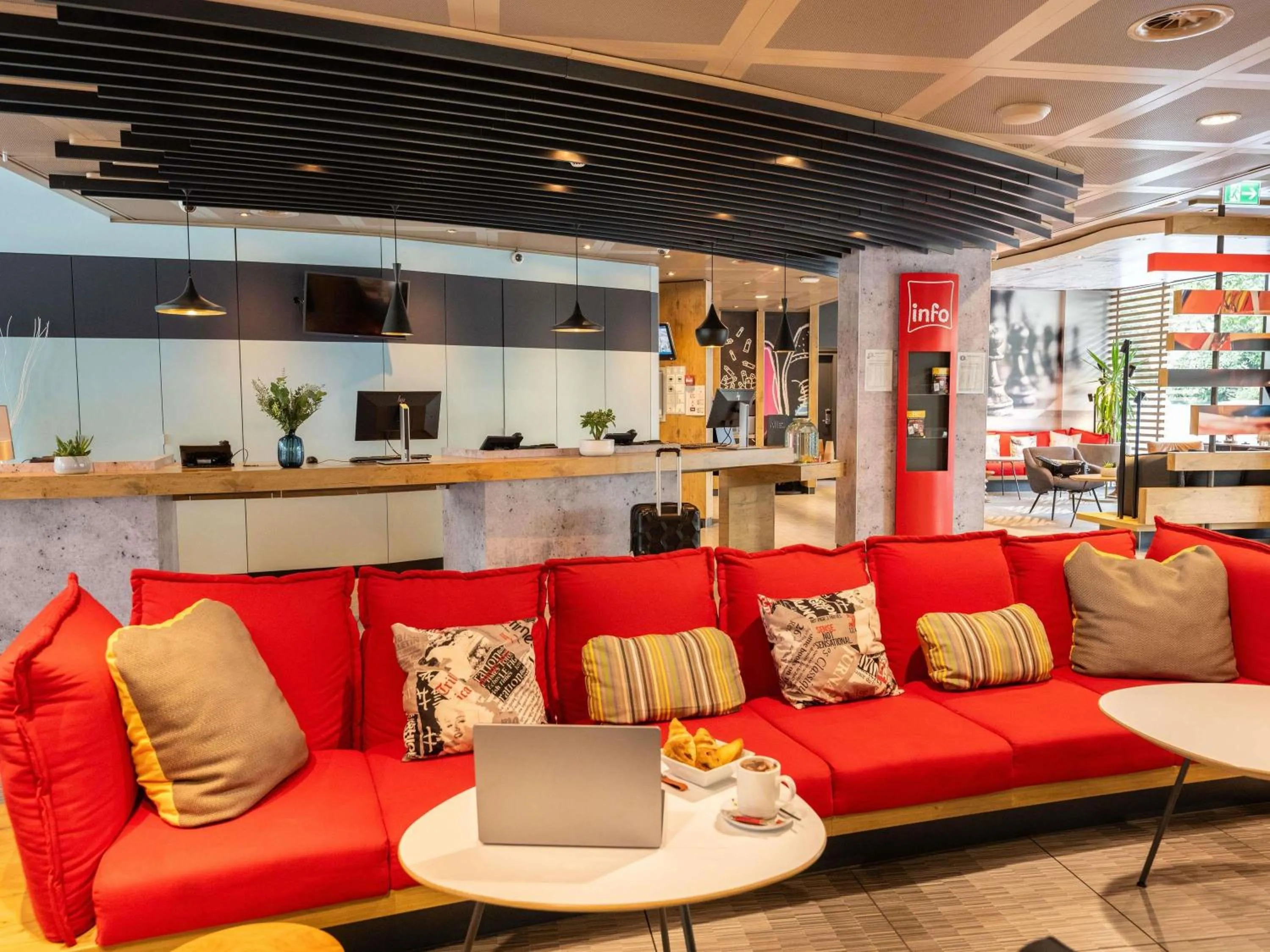 Lounge or bar in ibis Genève Centre Nations