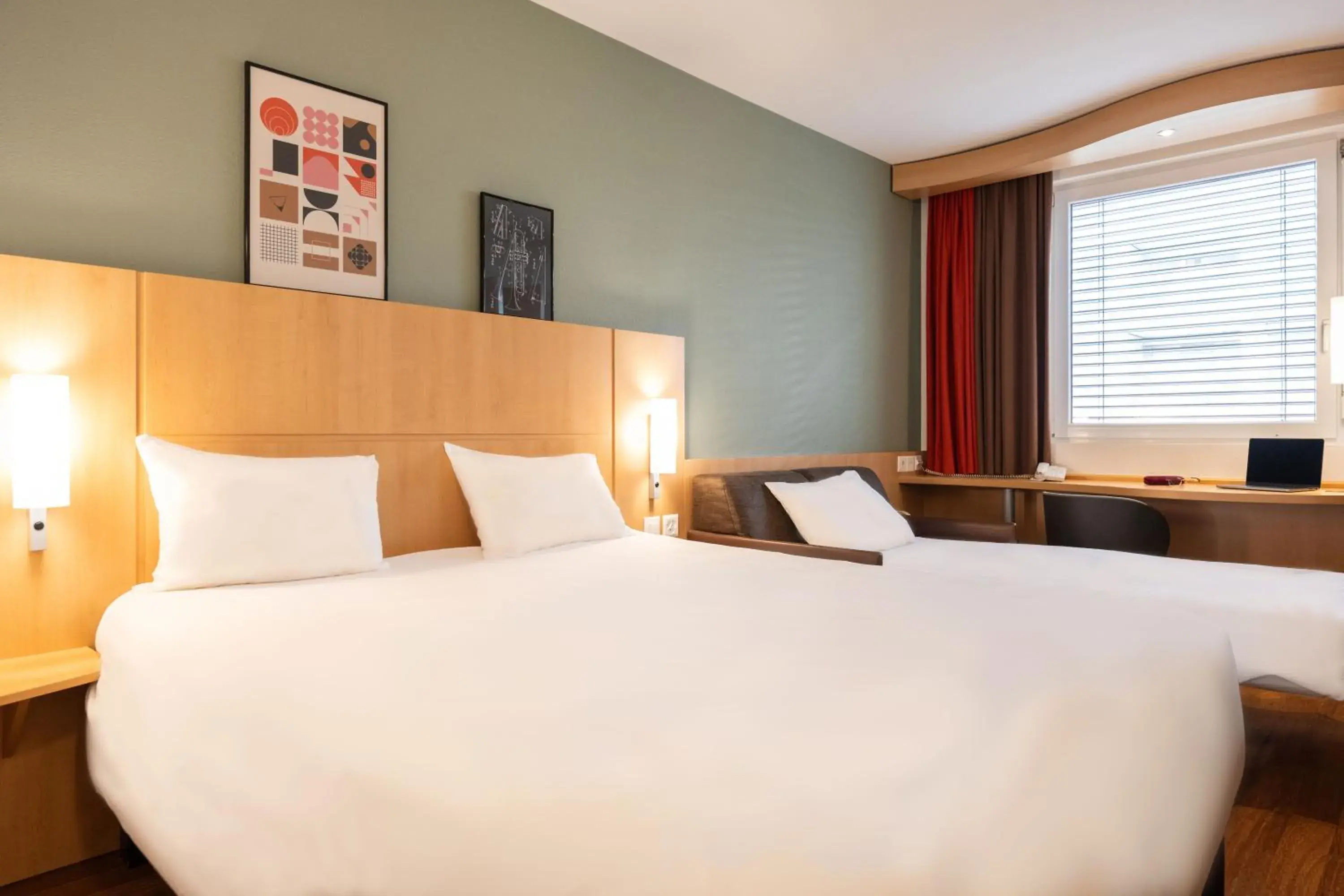 Bedroom, Bed in ibis Genève Centre Nations Bedroom, Bed in ibis Genève Centre Nations