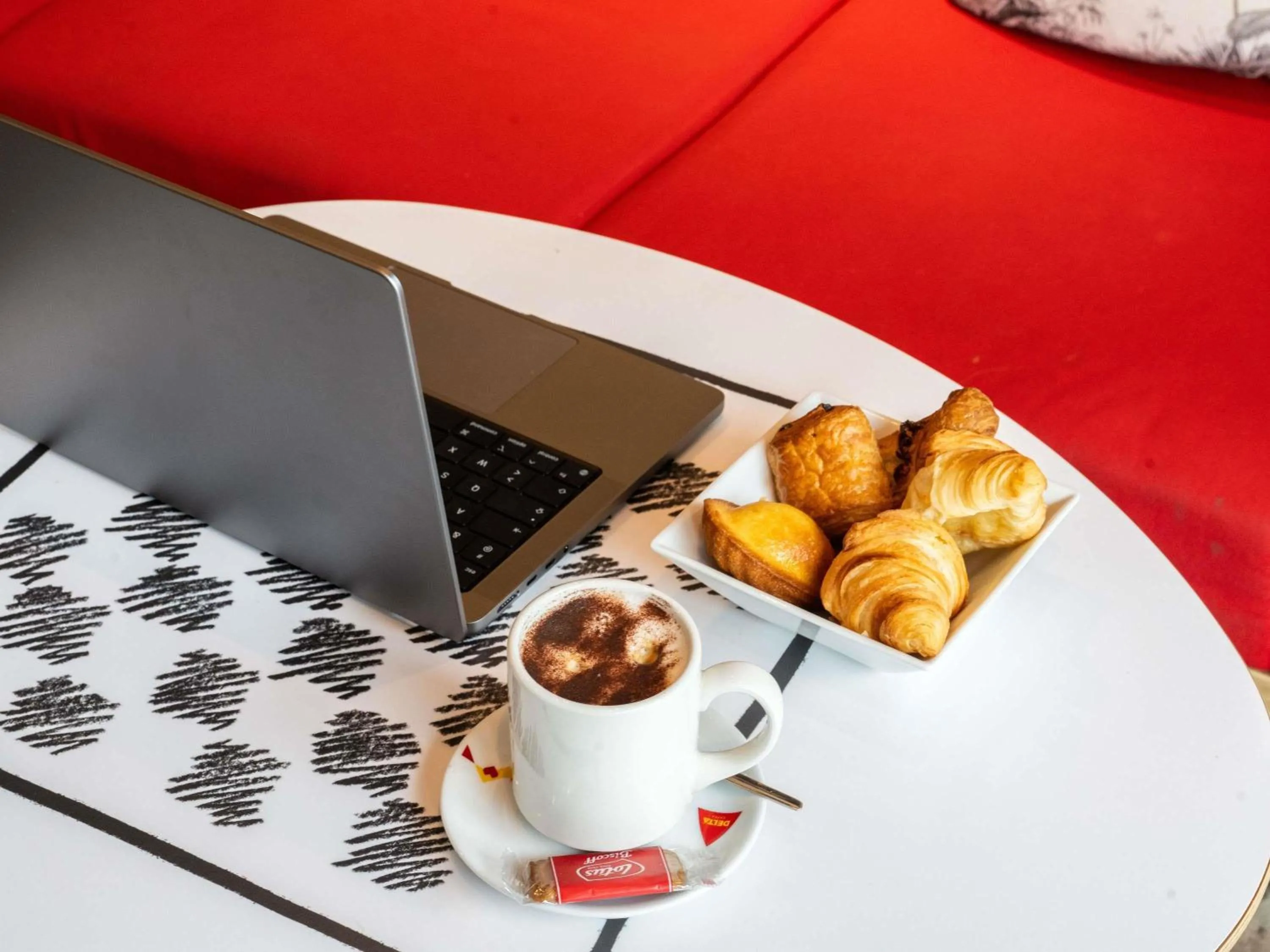 Lounge or bar in ibis Genève Centre Nations