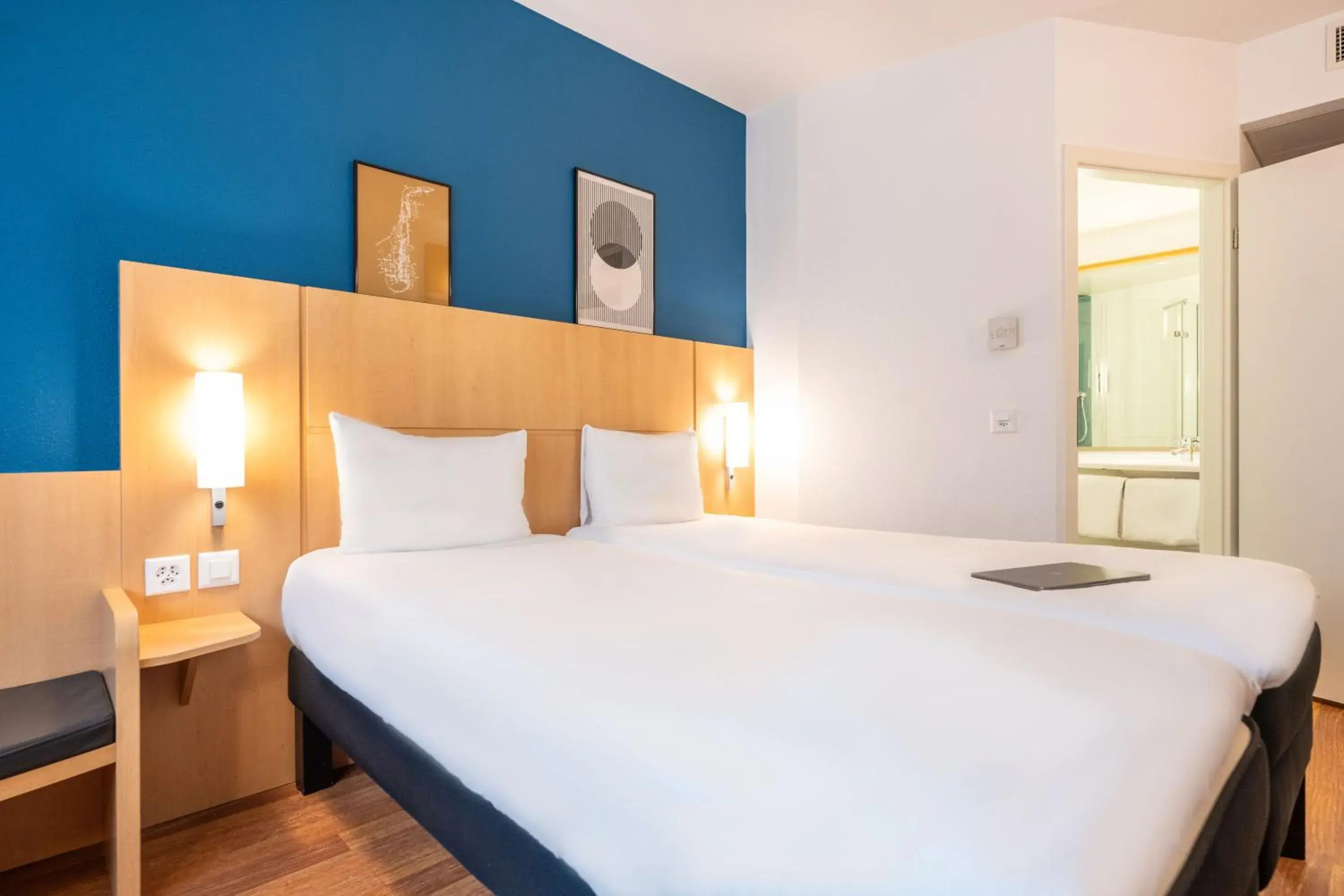 Bedroom, Bed in ibis Genève Centre Nations Bedroom, Bed in ibis Genève Centre Nations