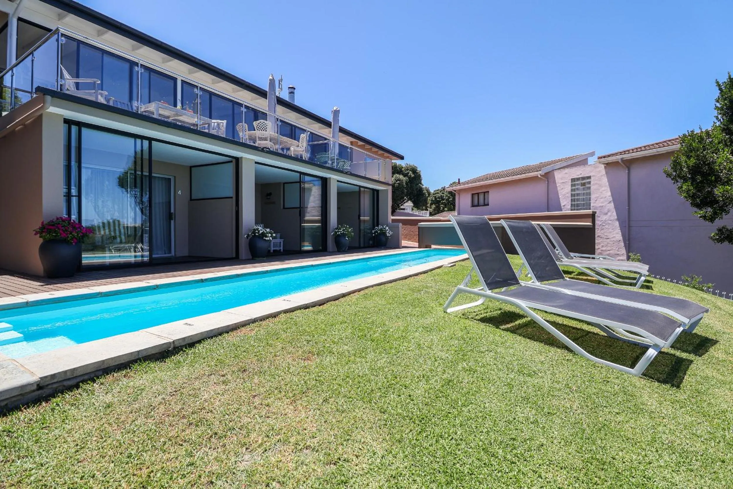 Swimming pool in Belle Vue Ridge BnB,