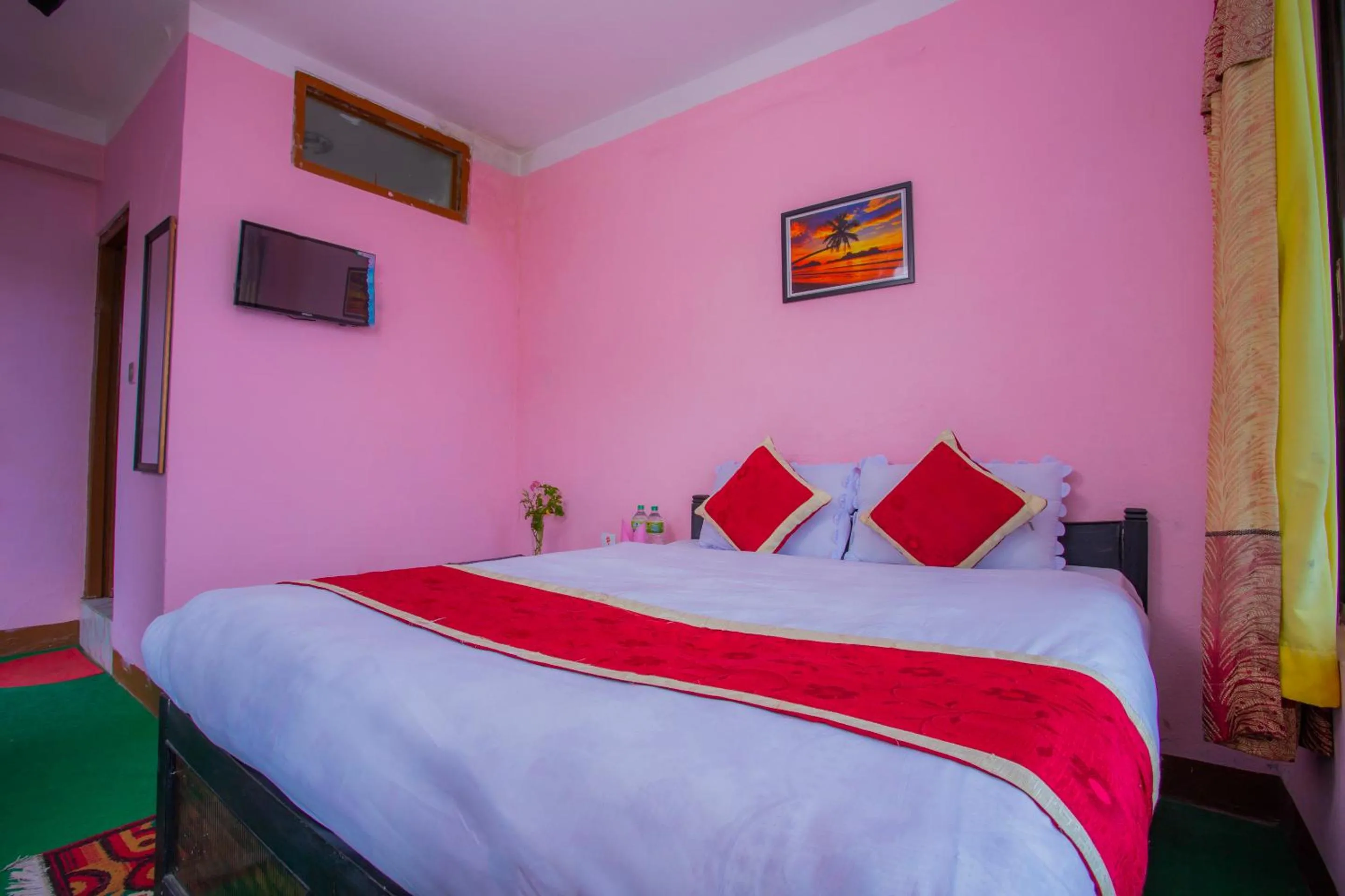 Bedroom, Bed in Sunrise Moon Beam Hotel