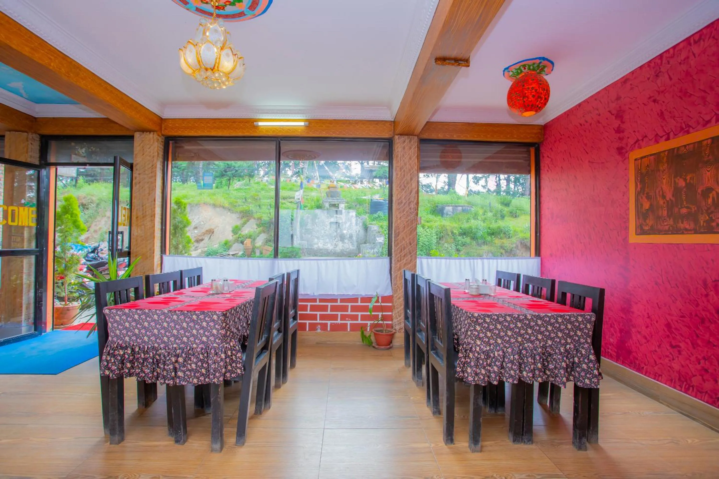 Restaurant/places to eat in Sunrise Moon Beam Hotel