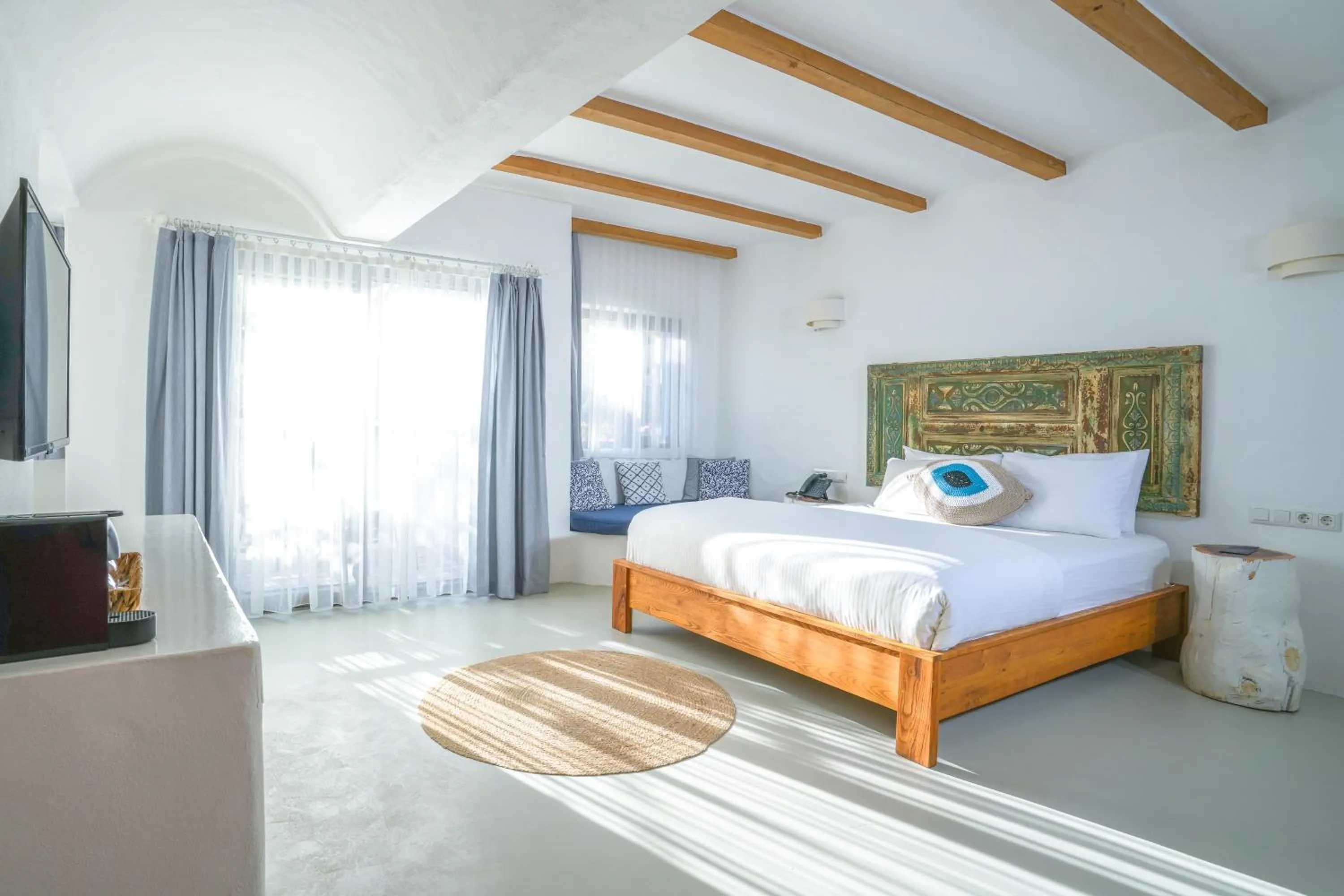 Photo of the whole room, Bed in Kassandra Boutique Hotel