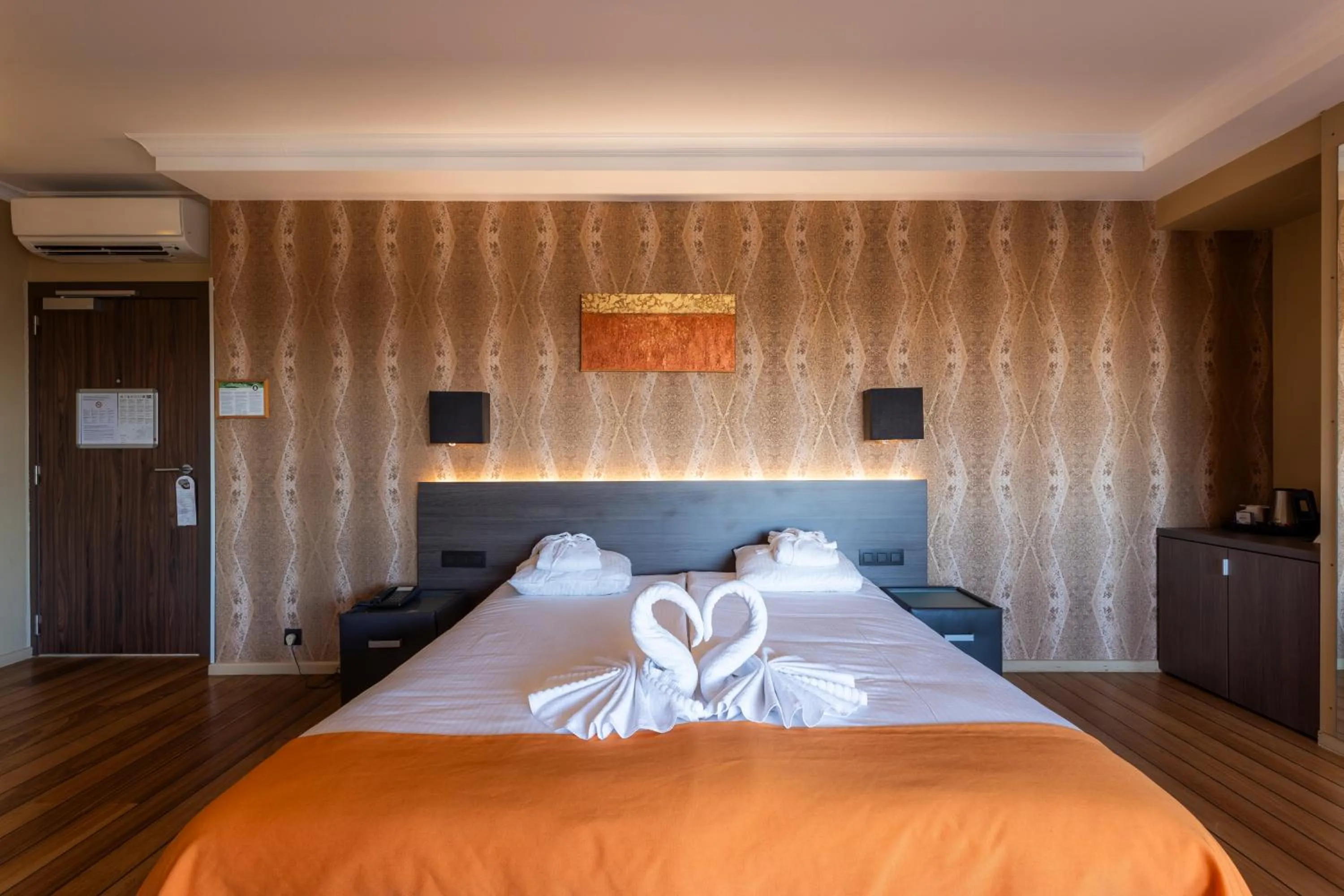 Bedroom, Bed in Hotel Donny