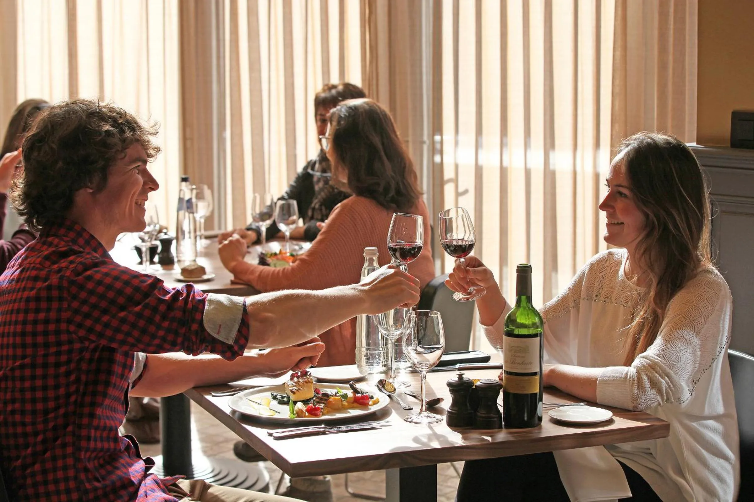 Restaurant/places to eat in Hotel Donny