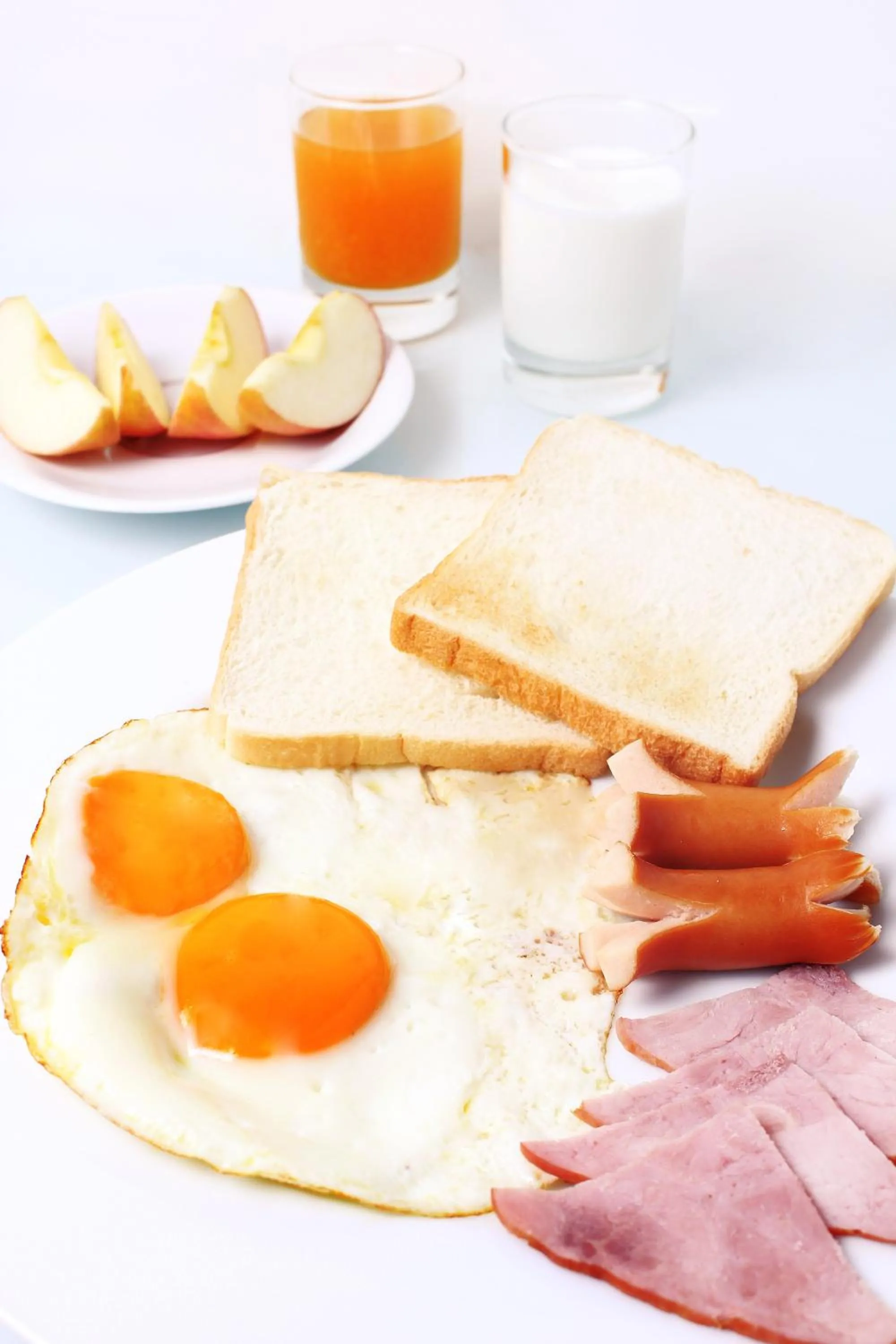 American breakfast in The Artist House