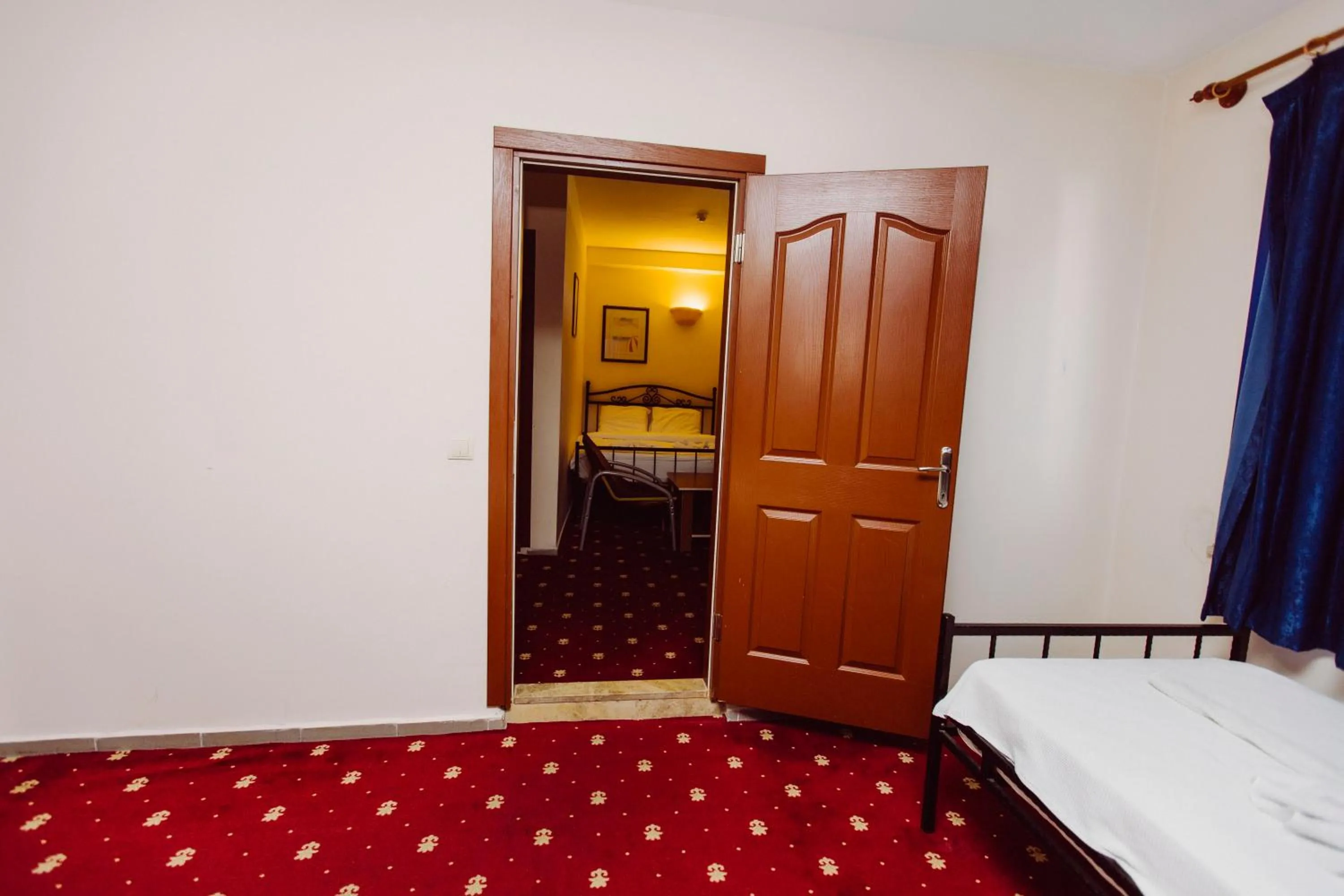 Bed in Ozalp Han Hotel