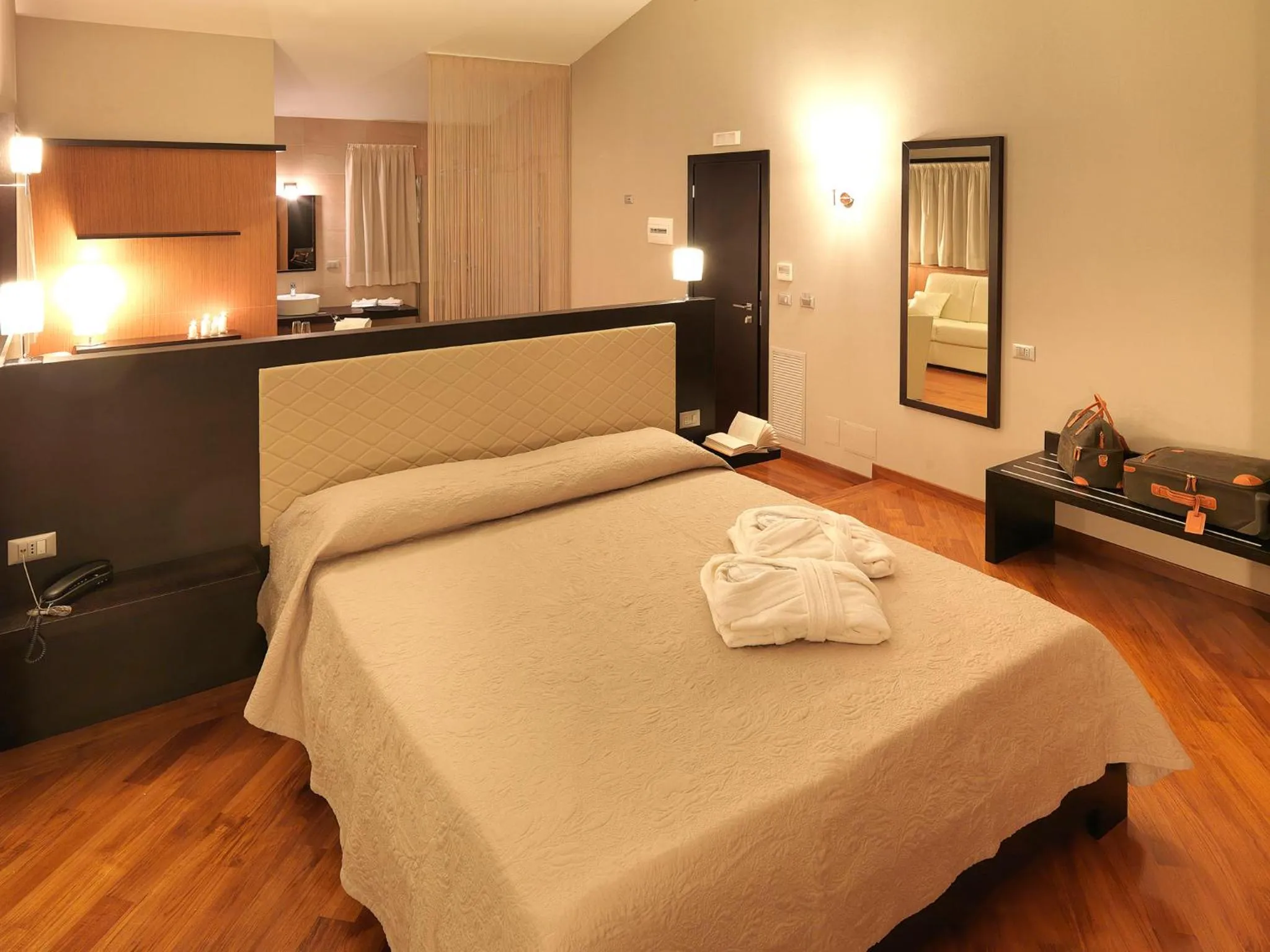 Shower, Bed in Il Castagneto Hotel