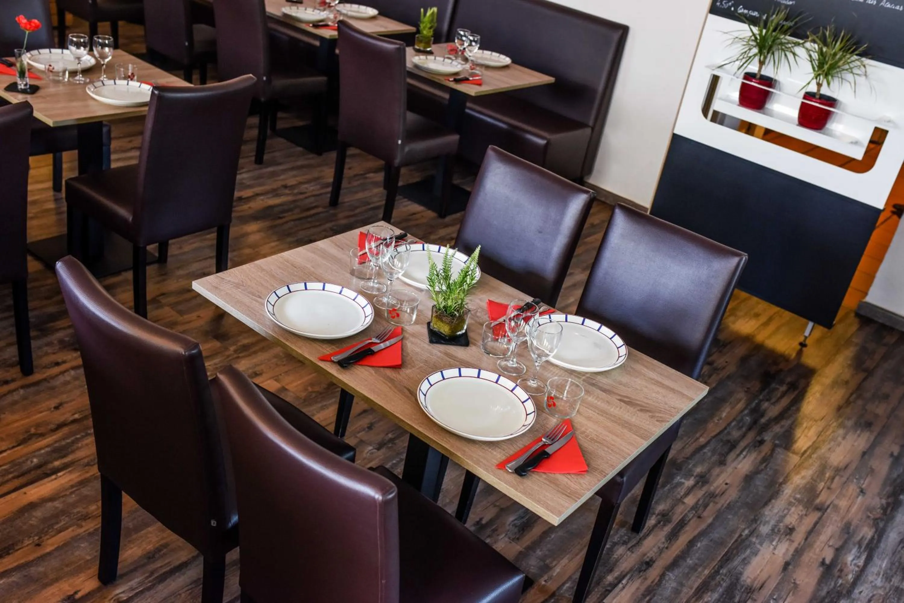 Restaurant/places to eat in Hôtel Auberge l'Estanquet