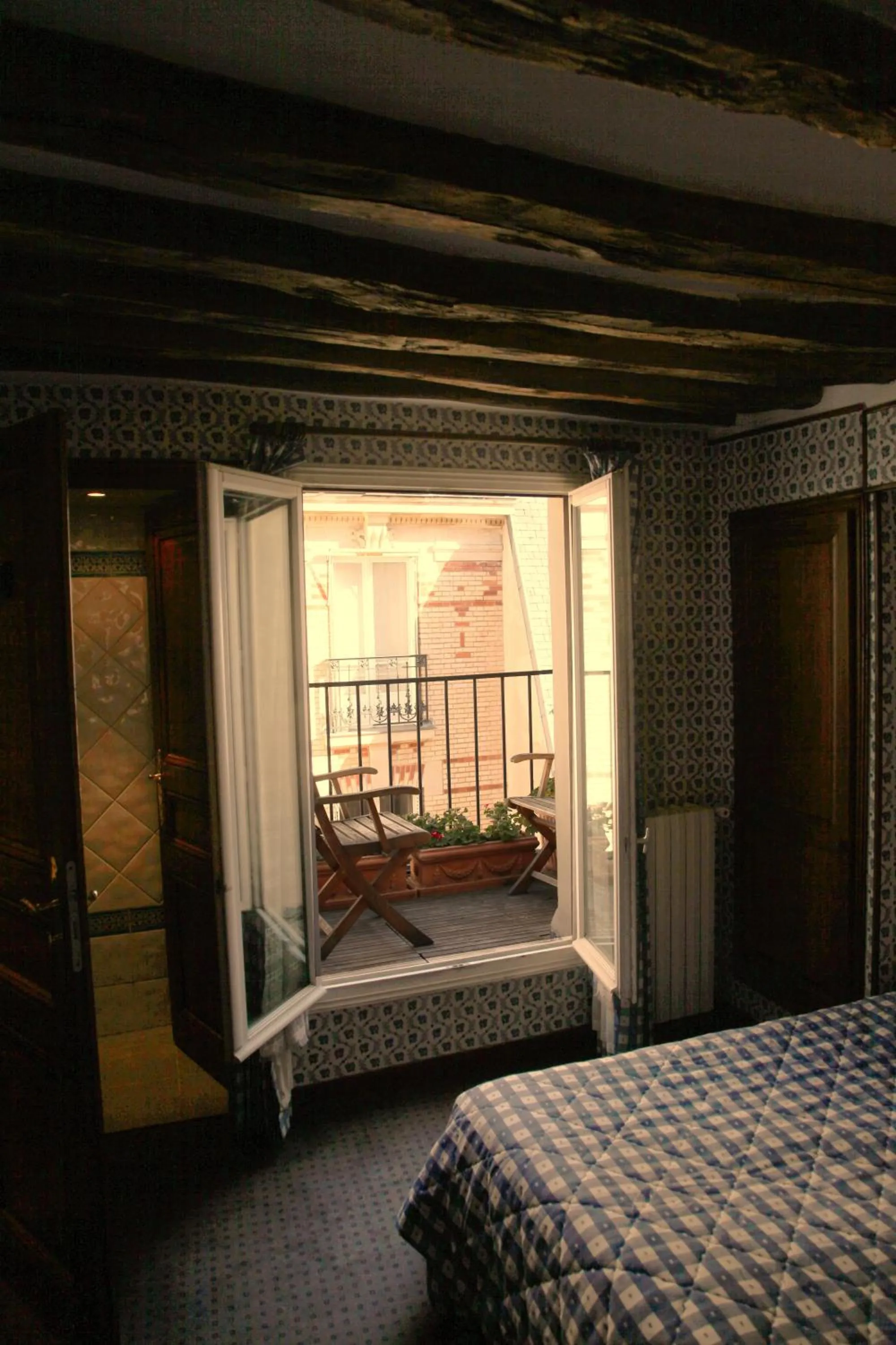 Balcony/Terrace, Bed in Hotel du Lys