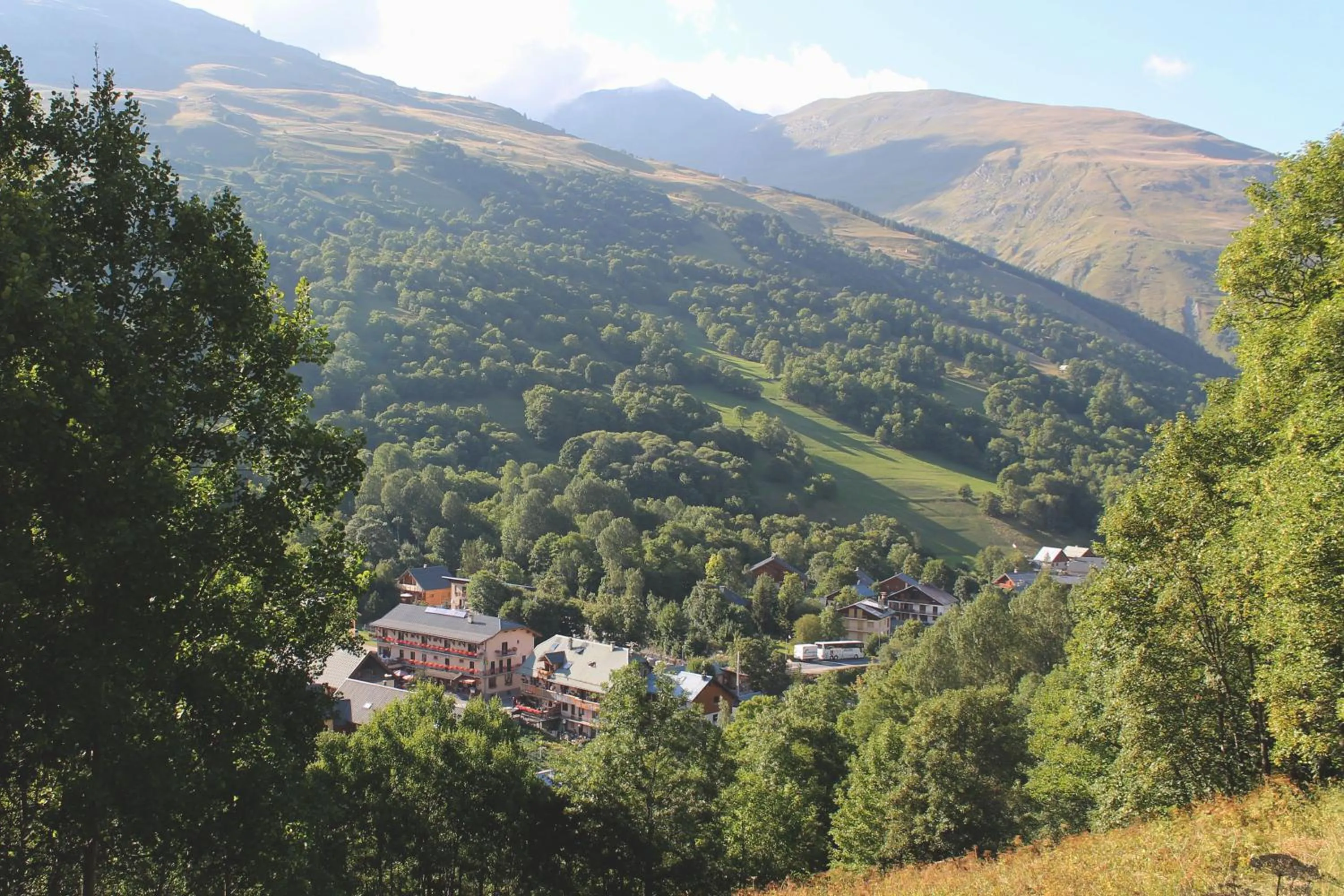 Hiking in Hôtel du Crêt Rond