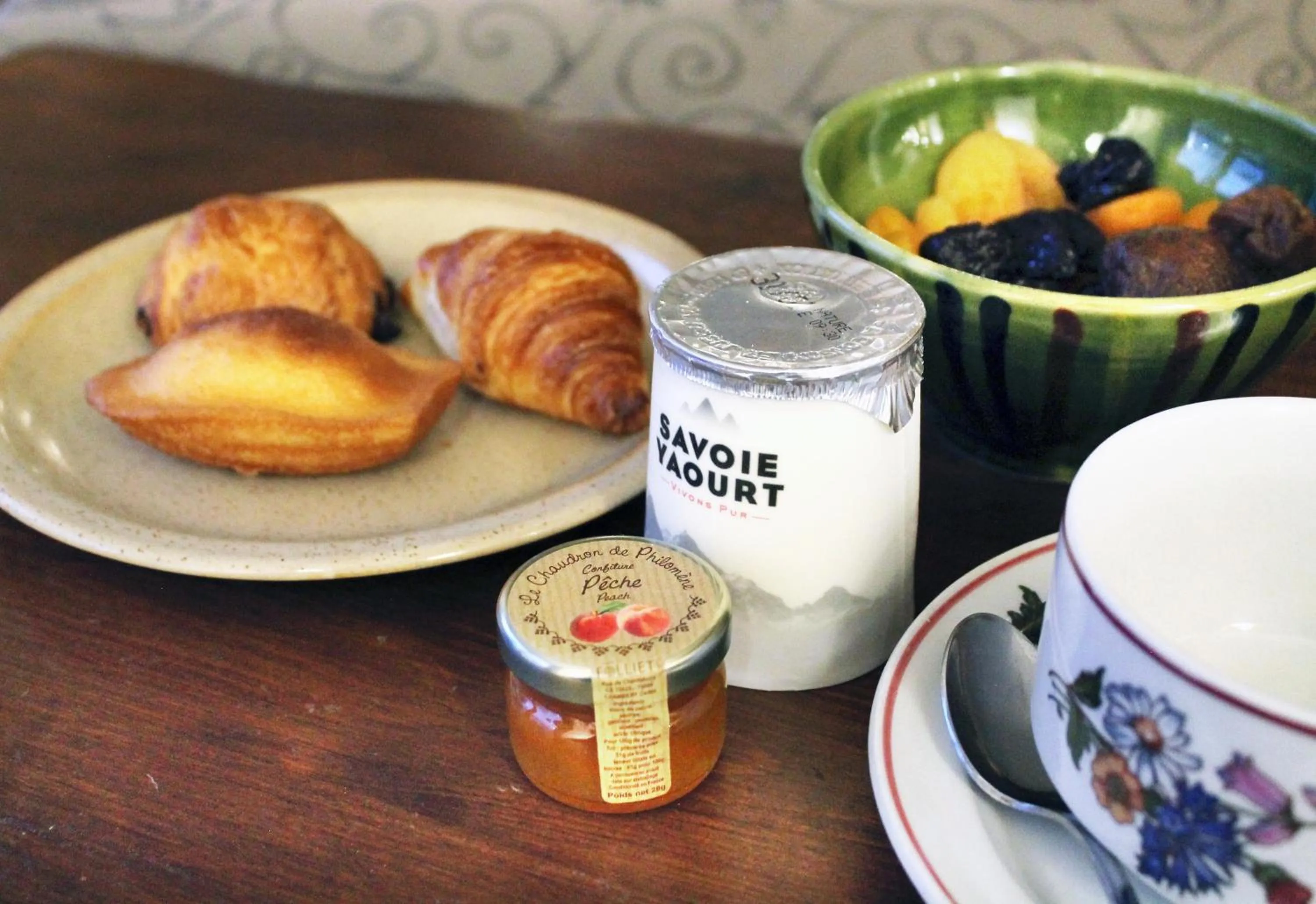 Breakfast in Hôtel du Crêt Rond