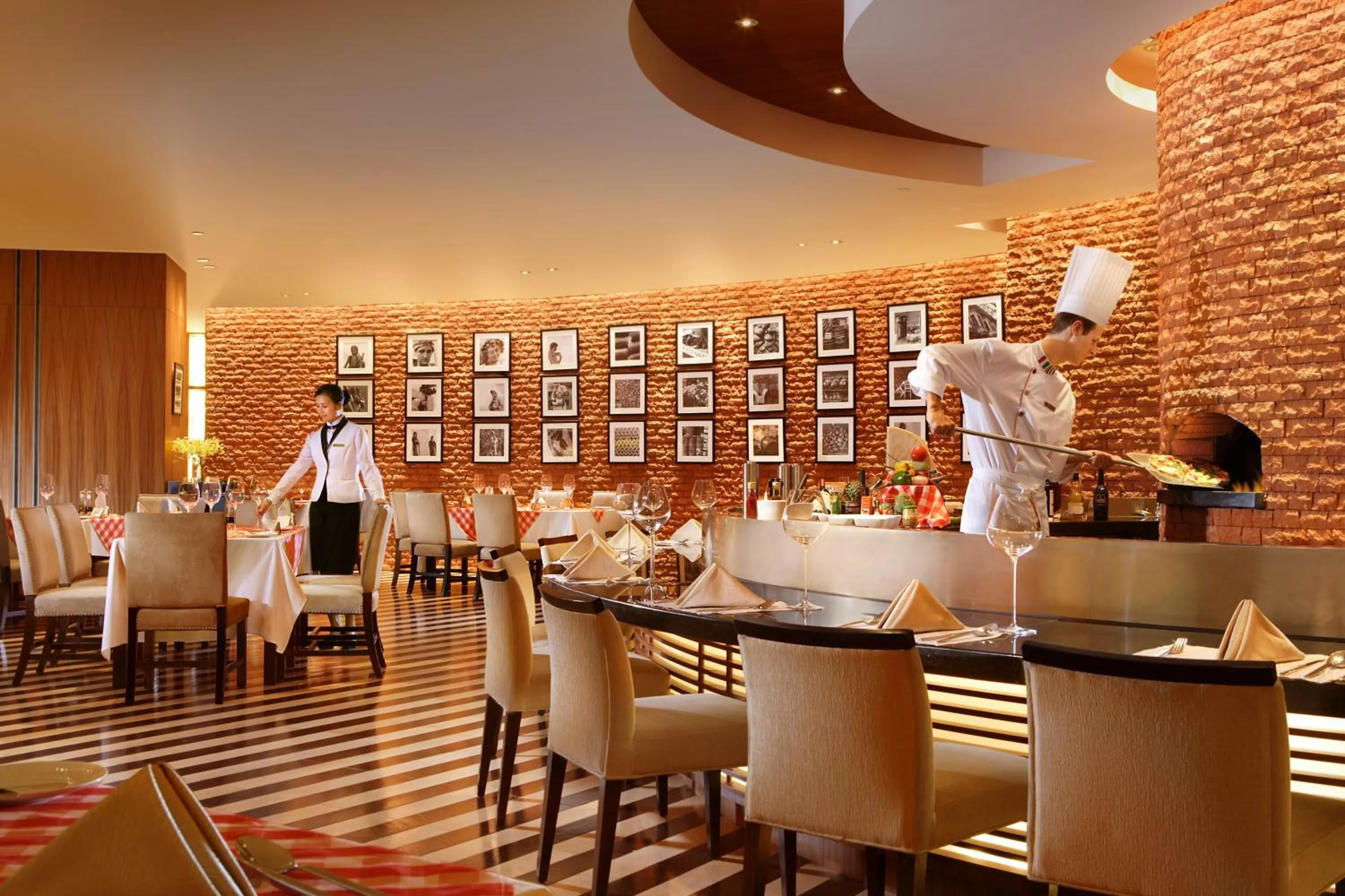 Restaurant/places to eat in Ningbo Portman Plaza Hotel