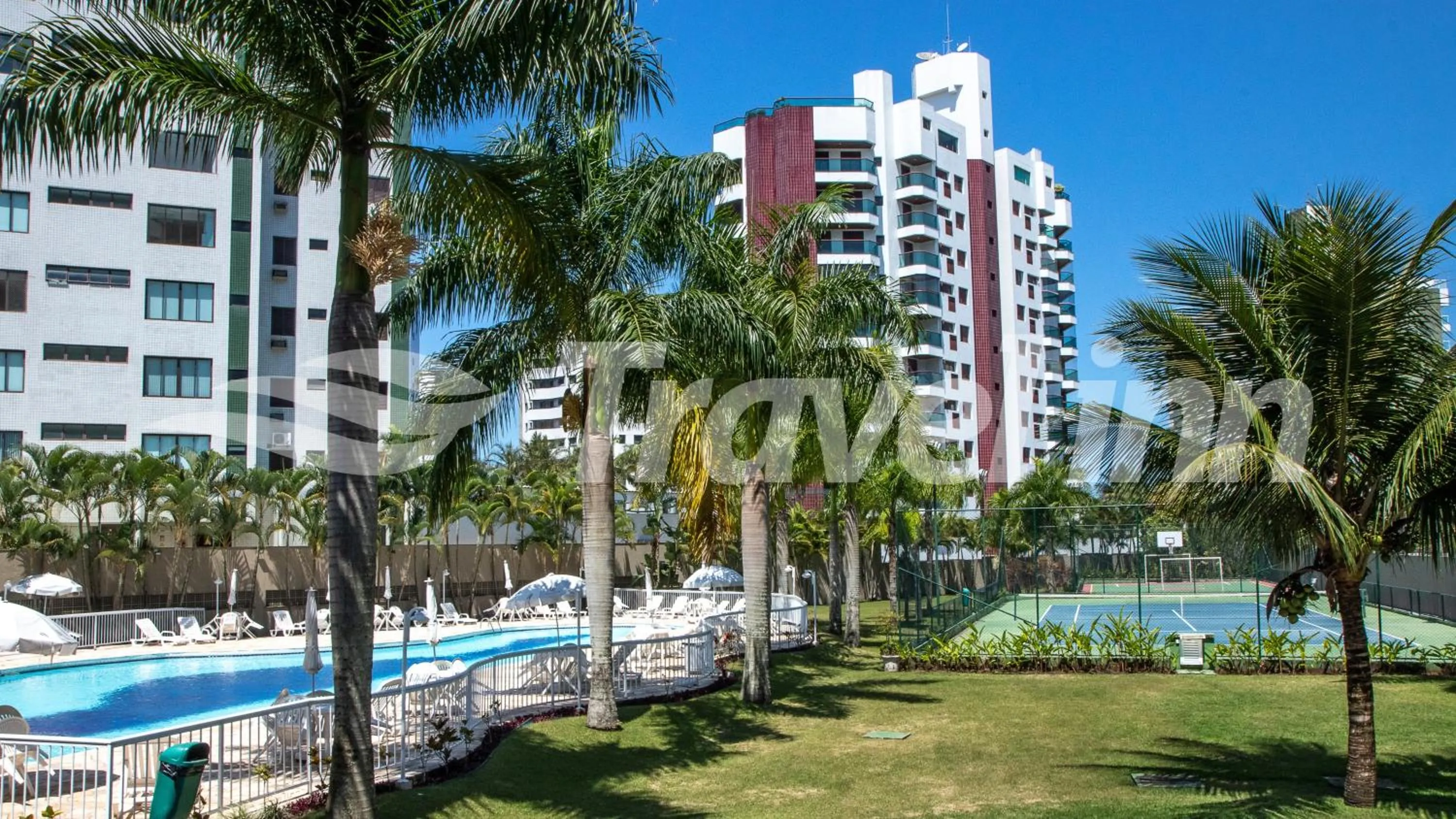 Tennis court in Travel Inn Flats Riviera