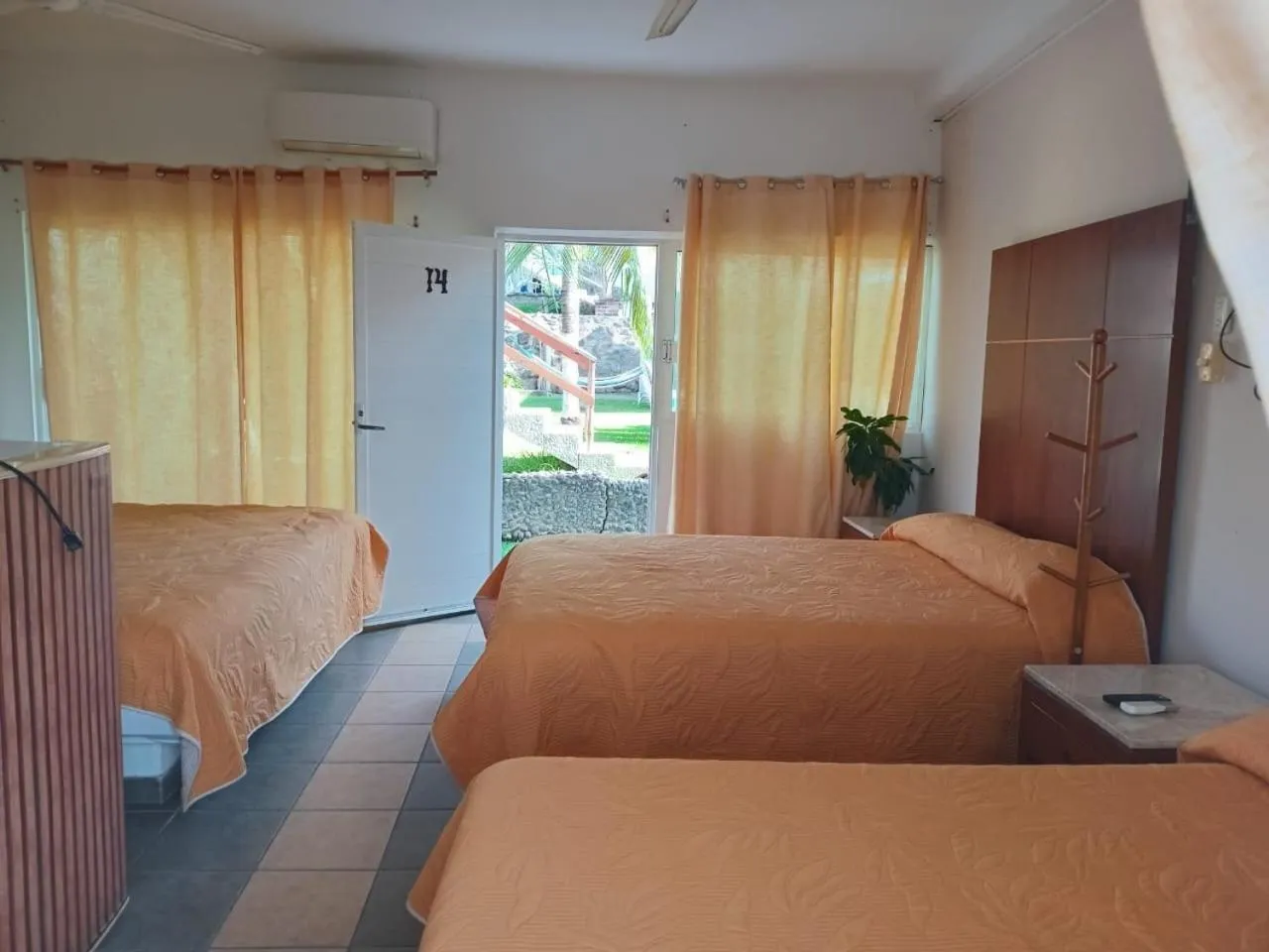 Bed in Hotel Villas del Rey