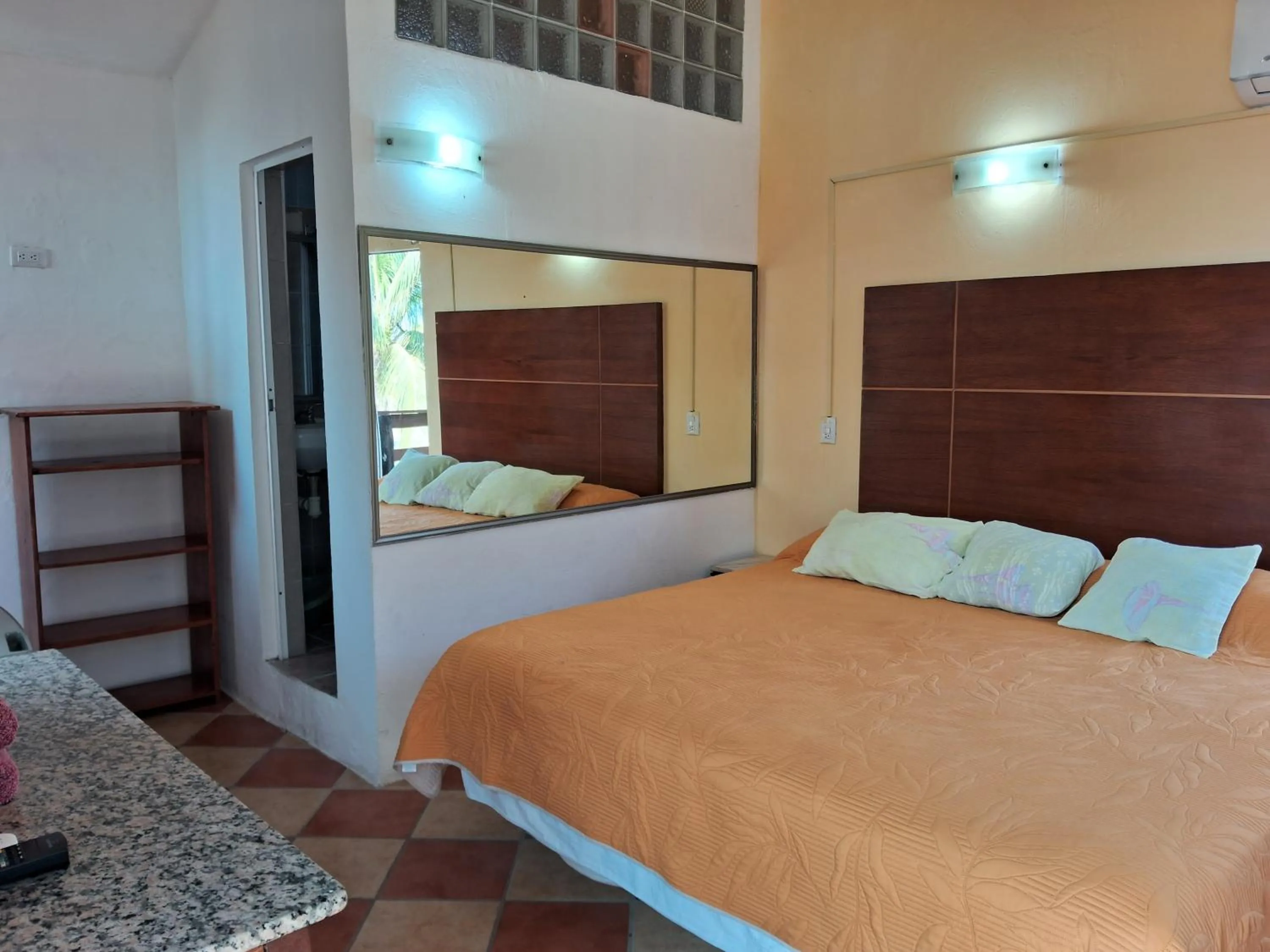 Bed in Hotel Villas del Rey