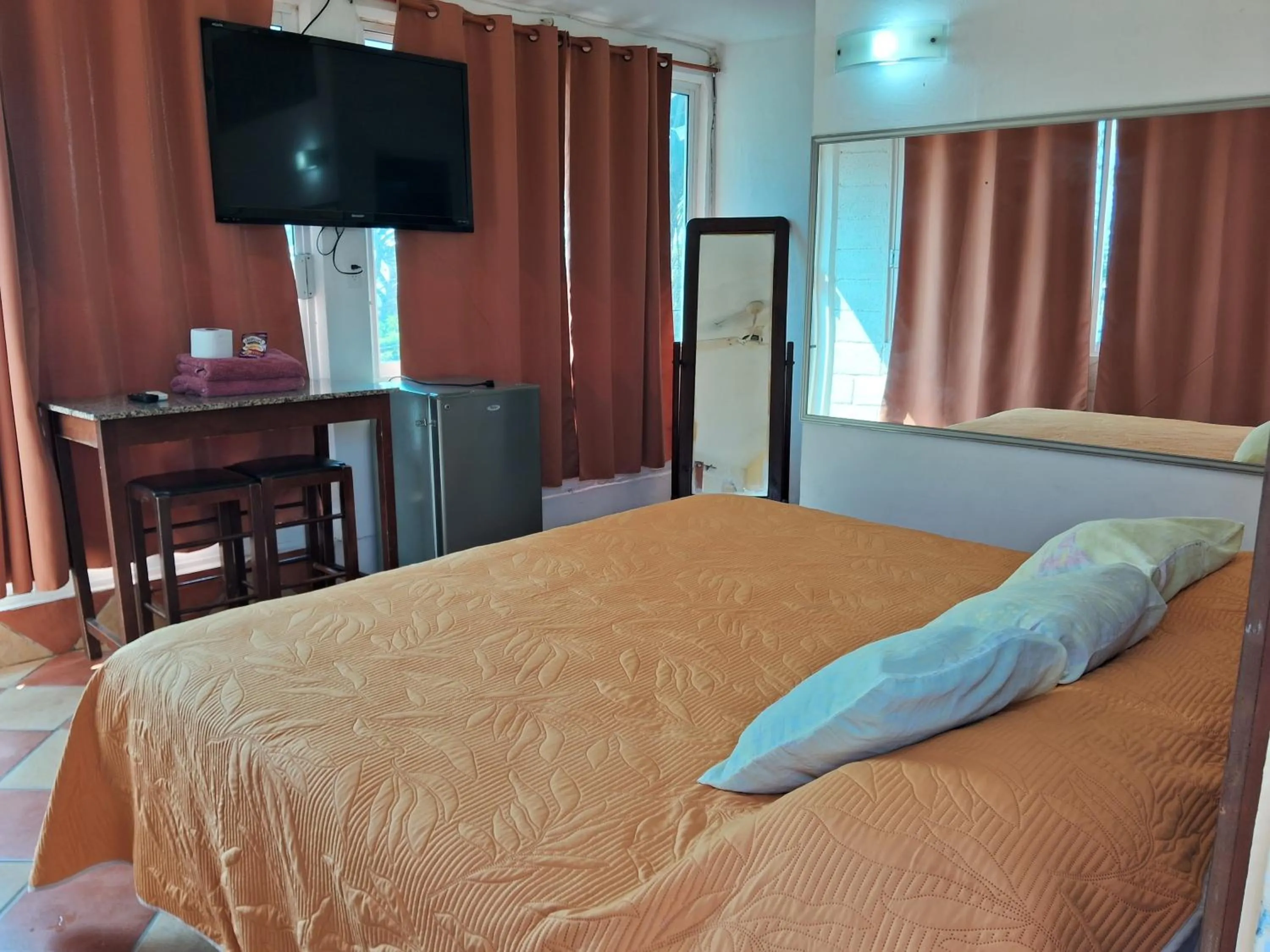 Bed in Hotel Villas del Rey