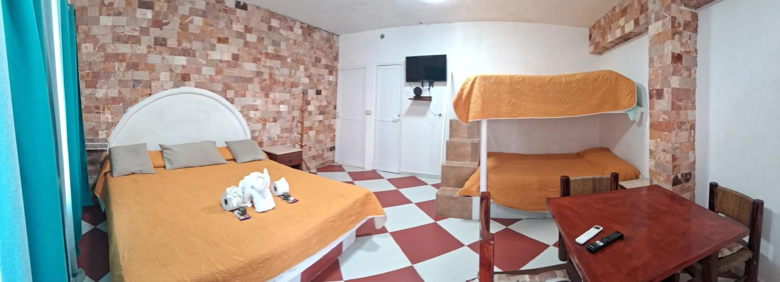 Bed in Hotel Villas del Rey