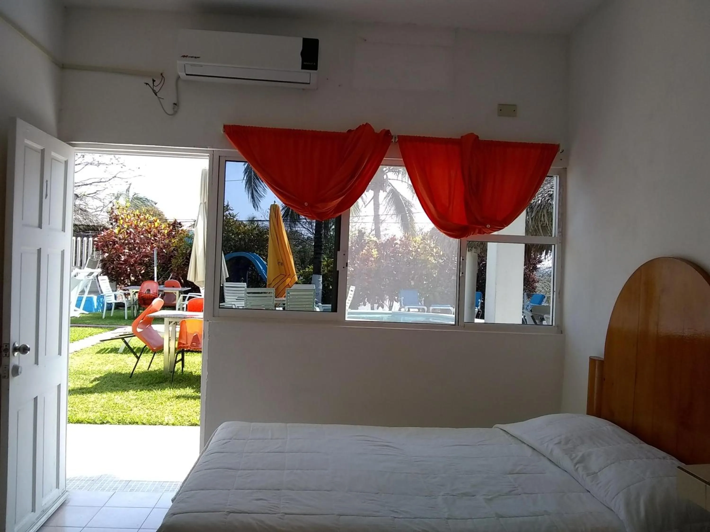 Bed in Hotel Villas del Rey